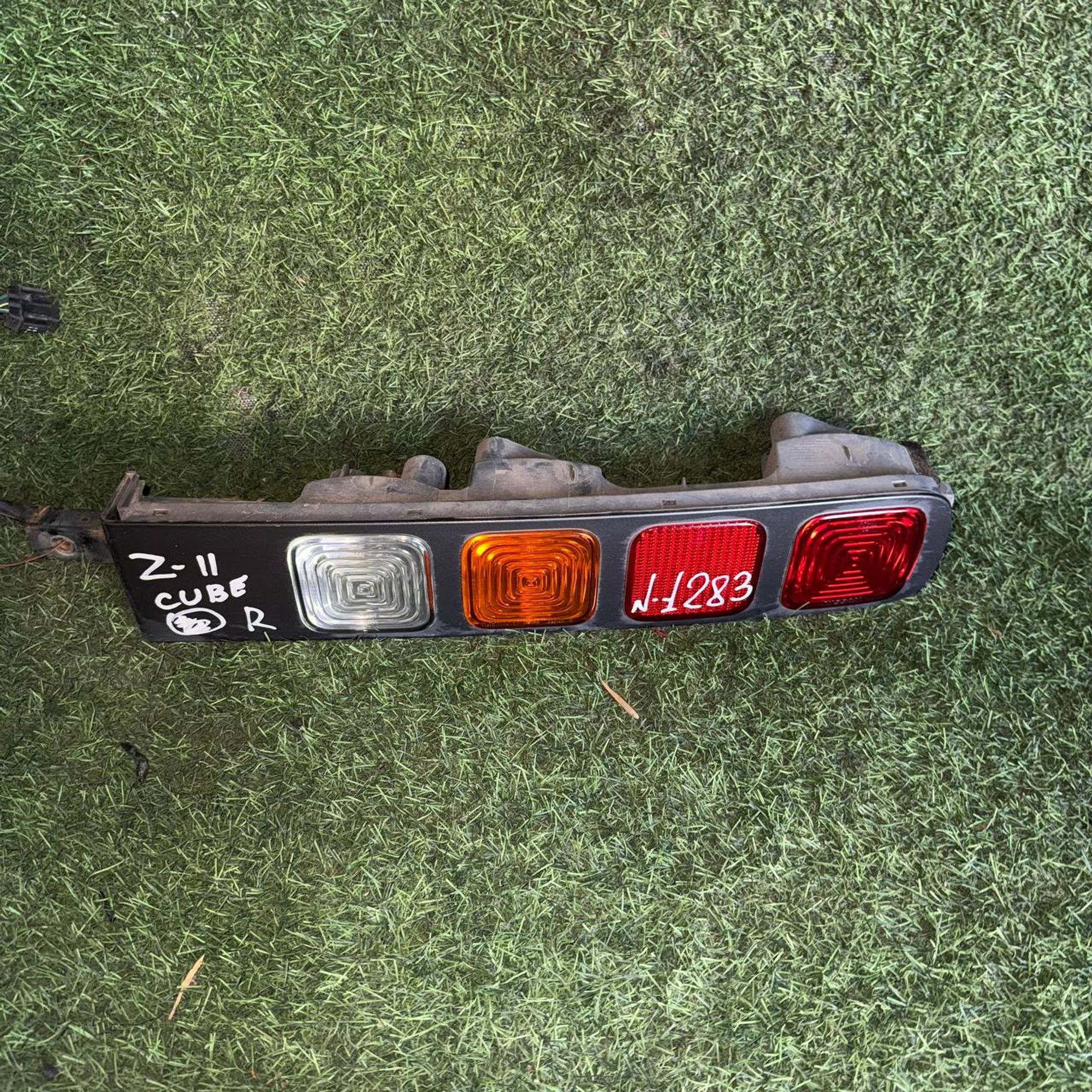 1283 Фонарь задний правый NISSAN CUBE Z11, 4000 рублей, Невинномысск