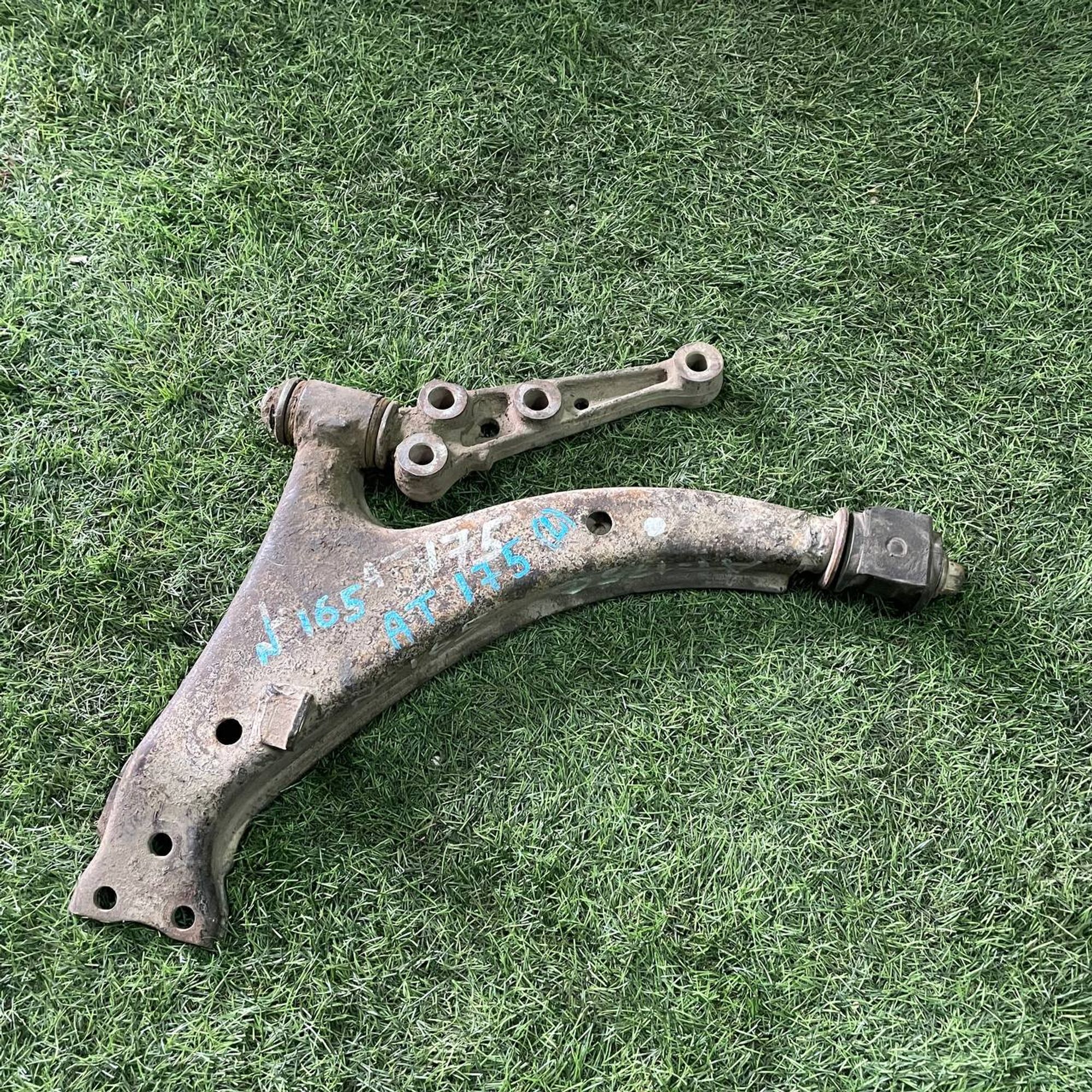 165 Рычаг передний левый нижний TOYOTA CARINA AT175, 2500 рублей, Невинномысск