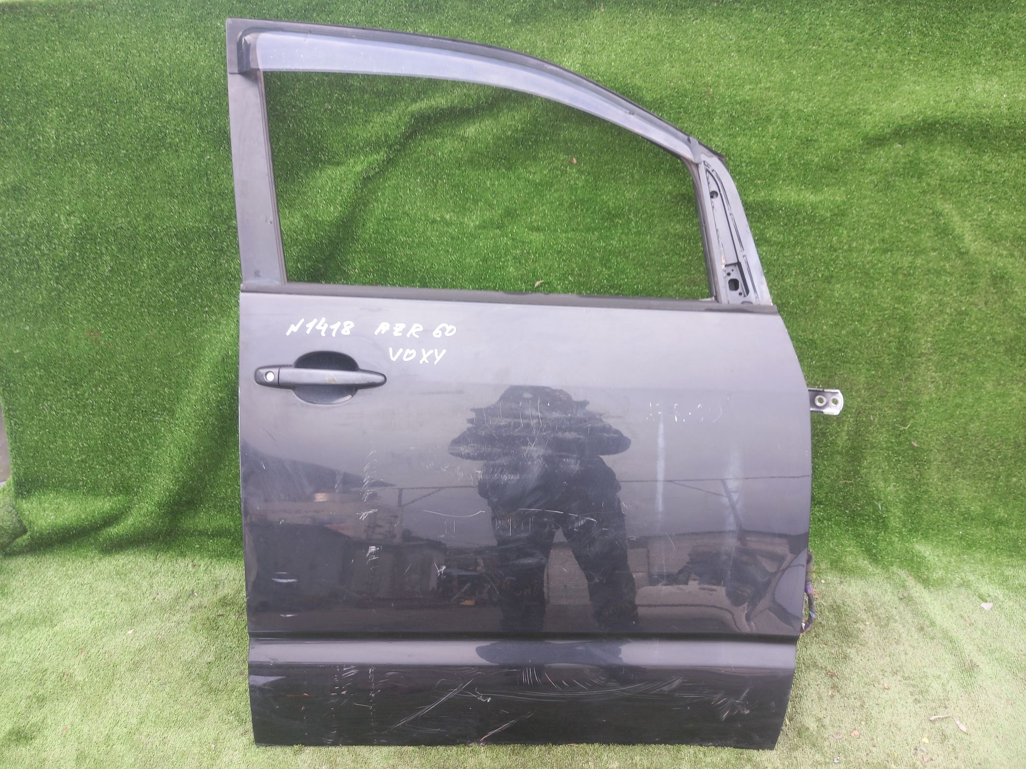 1418 дверь передняя правая на TOYOTA VOXY AZR60, 10500 рублей, Невинномысск