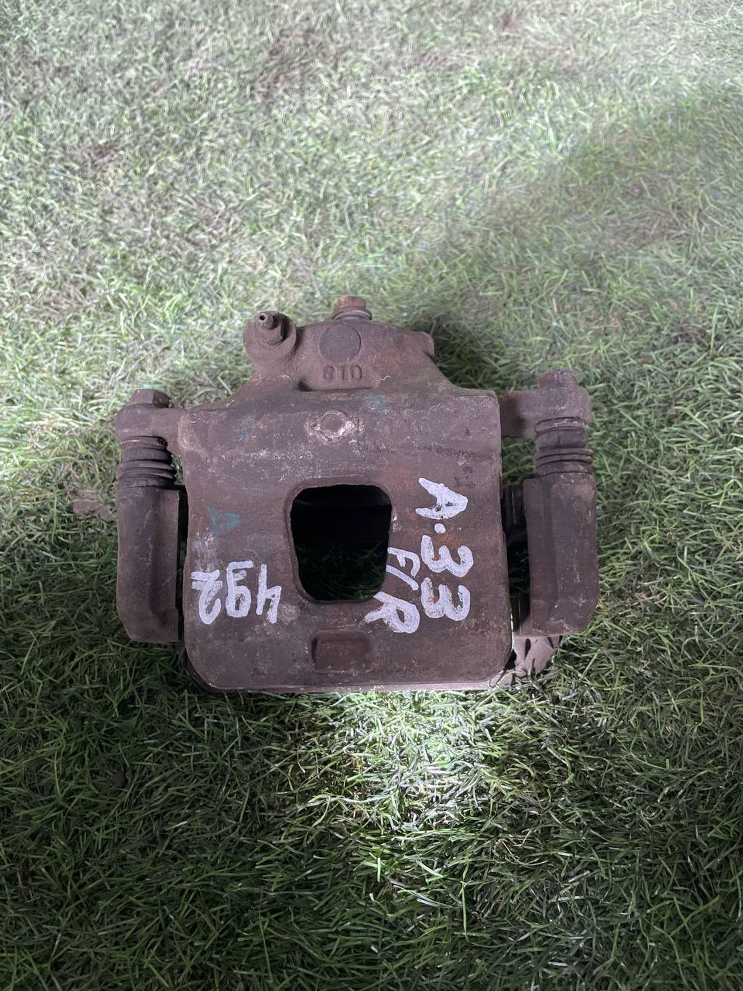 492 Суппорт тормозной передний правый NISSAN CEFIRO A33, 2000 рублей, Невинномысск