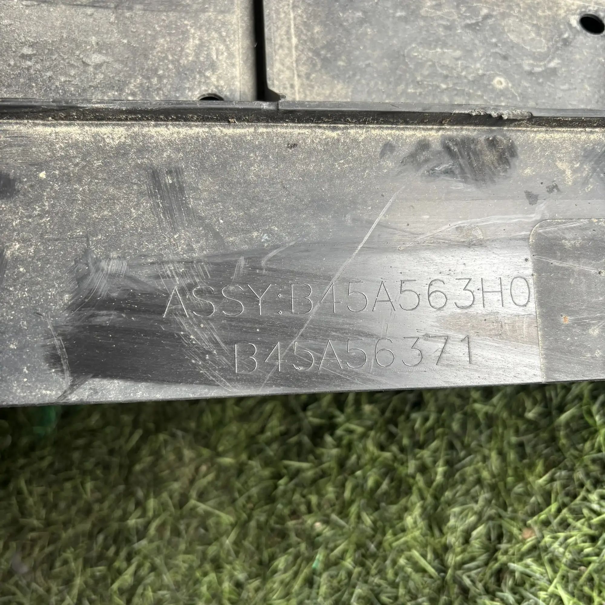 https://ycs.partsauto.market/partsauto-images/thmbs/userImages/772e461030aea93f4dbb6447c0f924d3/part/32679311-6ce2-475f-93b9-e53b02f3927a_1777279944720.jpg
