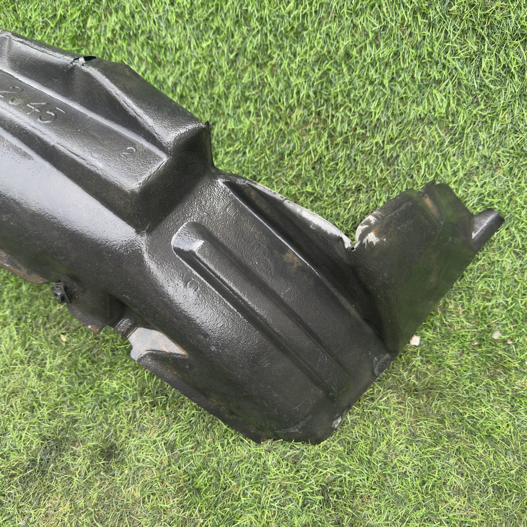 424 Подкрылок передний правый MITSUBISHI CHARIOT N84W, 999 рублей, Невинномысск