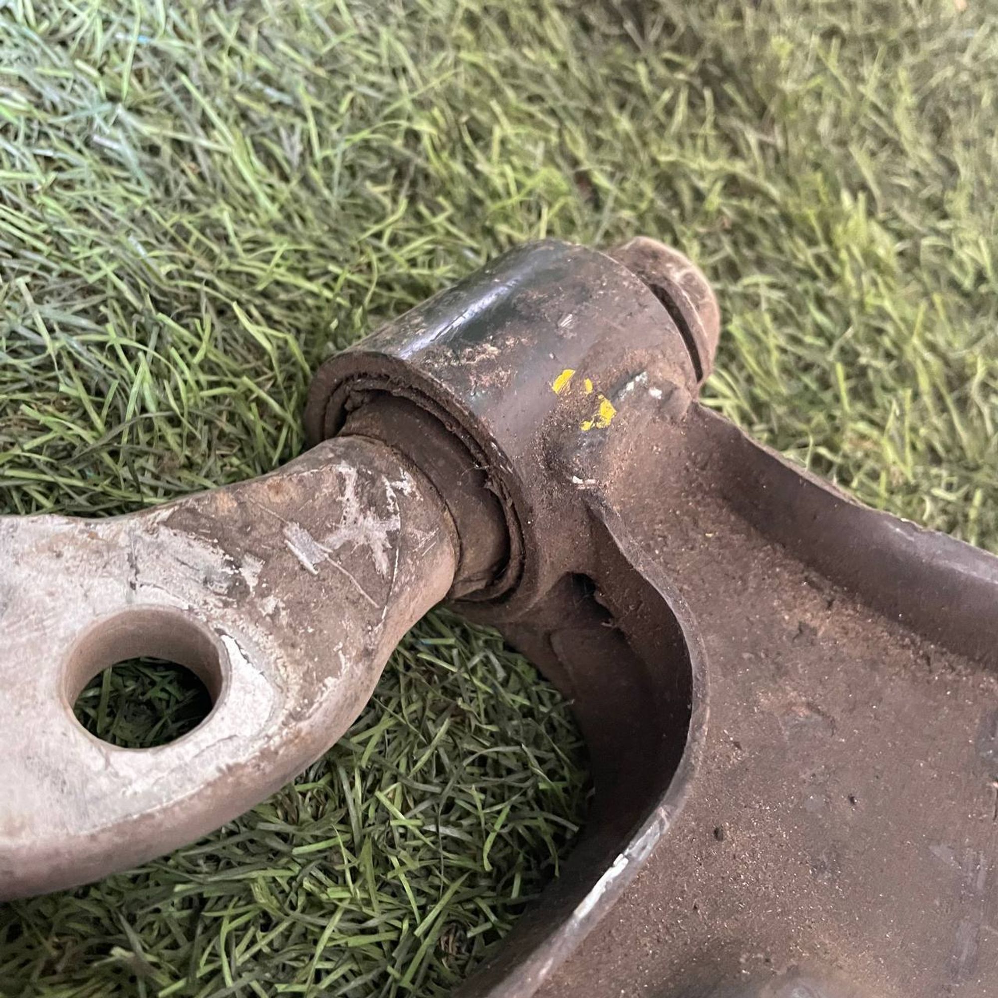 328 Рычаг передний правый нижний NISSAN AVENIR W11, 3500 рублей, Невинномысск