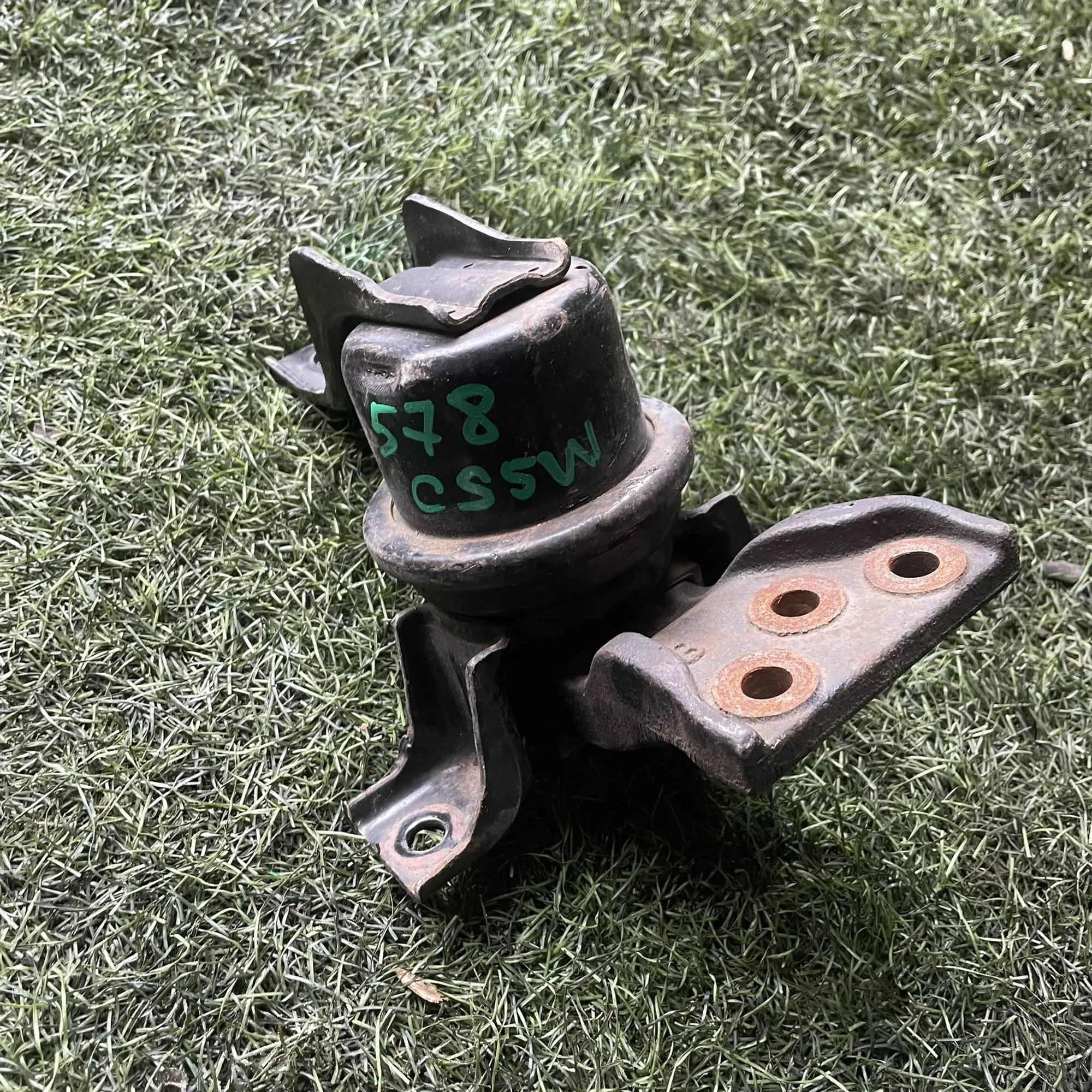 https://ycs.partsauto.market/partsauto-images/thmbs/userImages/772e461030aea93f4dbb6447c0f924d3/part/32c4a509-7d5d-445f-8fa7-1531addae89e_1776939230737.jpg