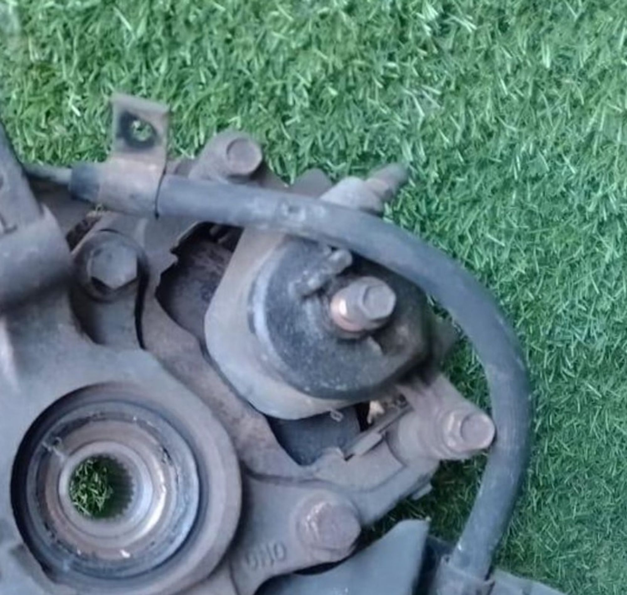 1065 Суппорт тормозной передний левый Nissan Presea R11, 3000 рублей, Невинномысск