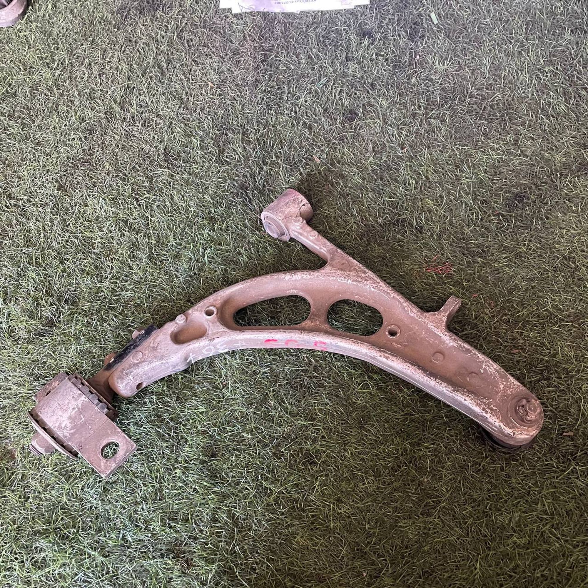 367 Рычаг передний левый нижний SUBARU FORESTER SG5, 4500 рублей, Невинномысск