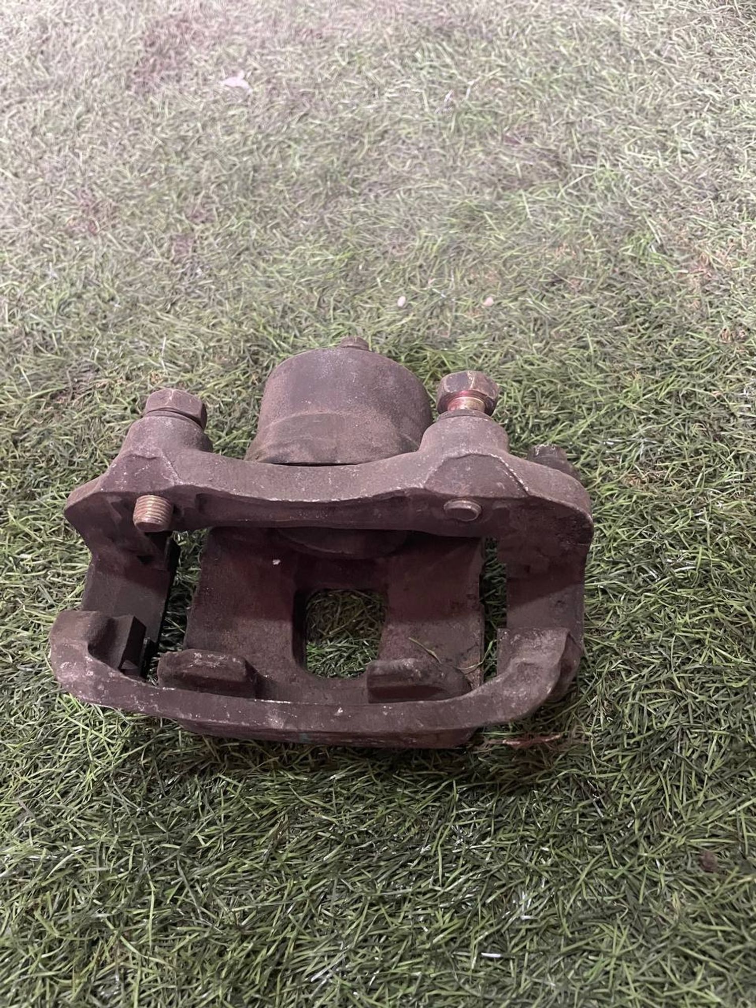 368 Суппорт тормозной передний левый NISSAN BLUEBIRD SYLPHY U10, 3000 рублей, Невинномысск