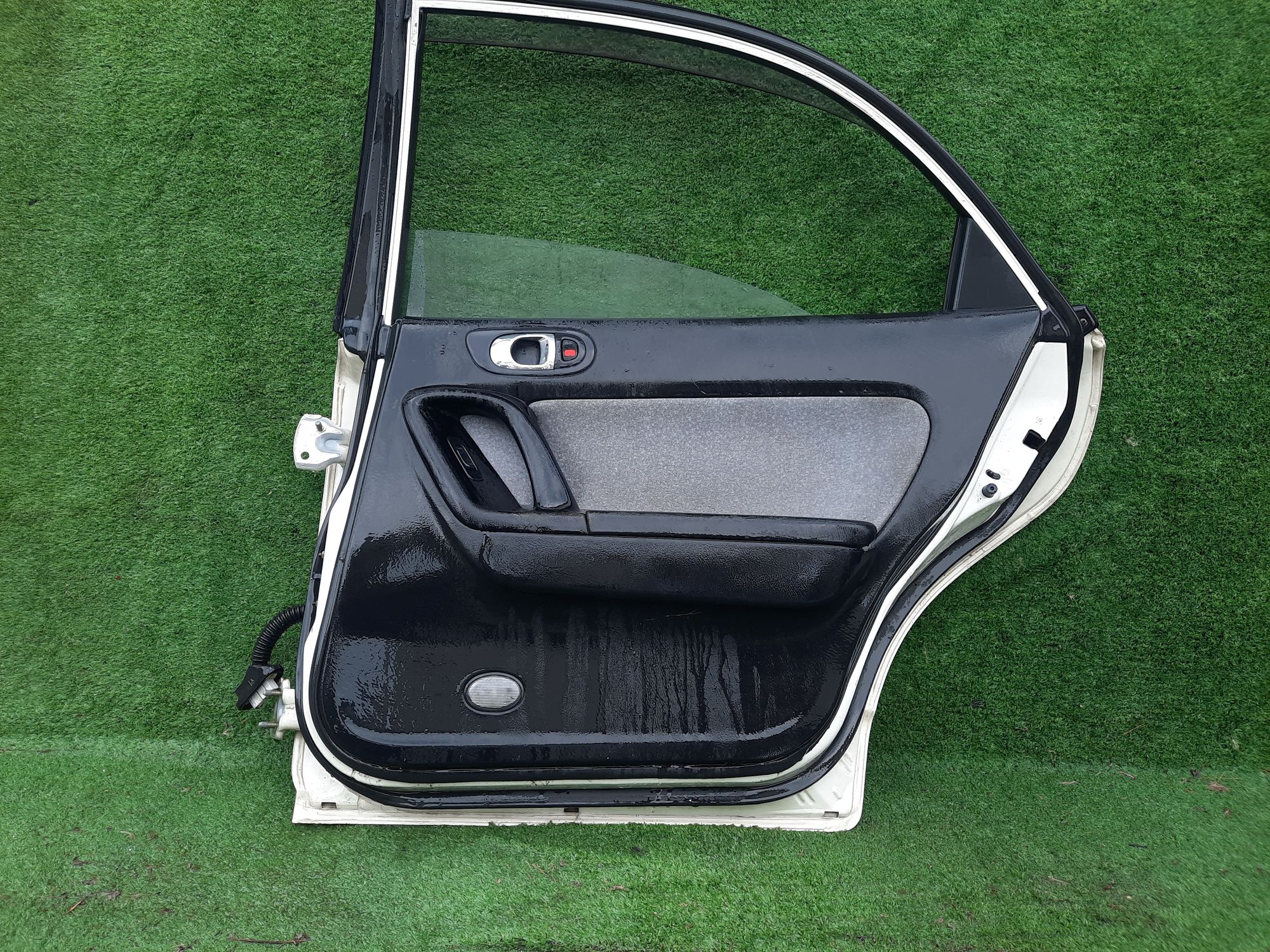 1526 дверь на MAZDA MILLENIA TAFP, 7000 рублей, Невинномысск