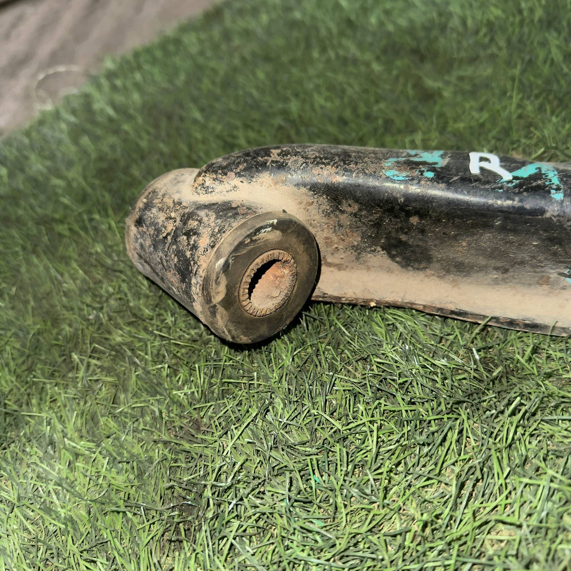 147 Рычаг передний правый нижний MITSUBISHI DELICA P25W, 1 рублей, Невинномысск