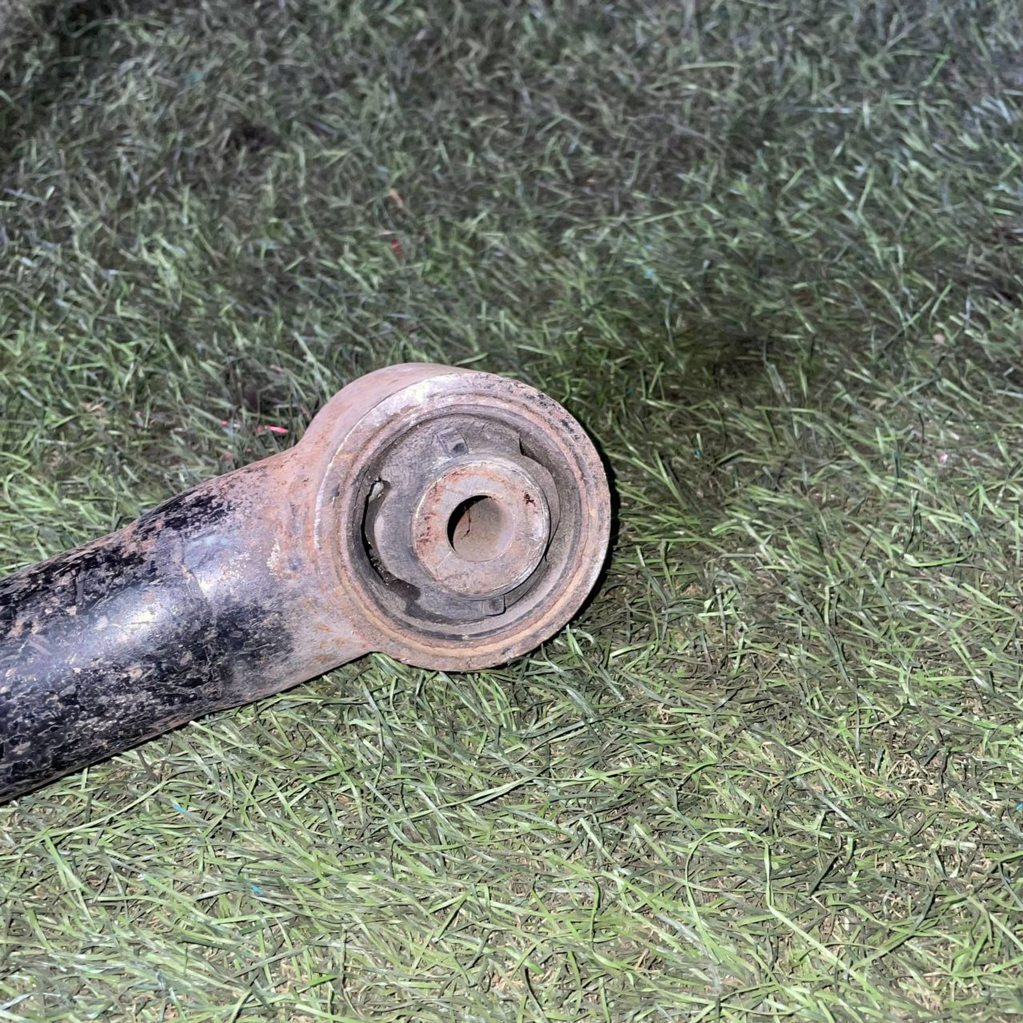 108 Рычаг задний правый нижний Mazda Bongo SGLW, 2000 рублей, Невинномысск