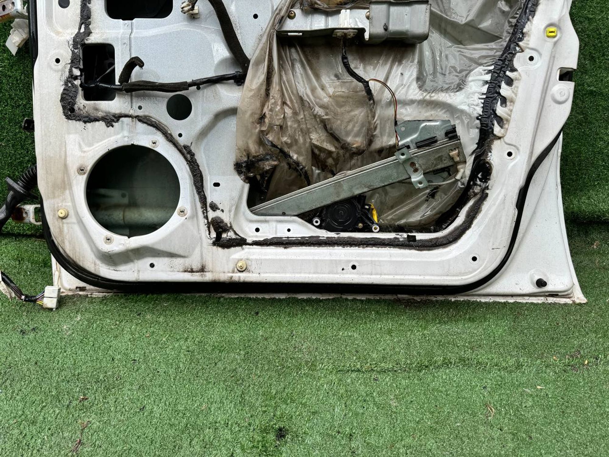 2094 дверь на MITSUBISHI CHARIOT N74W, 7500 рублей, Невинномысск