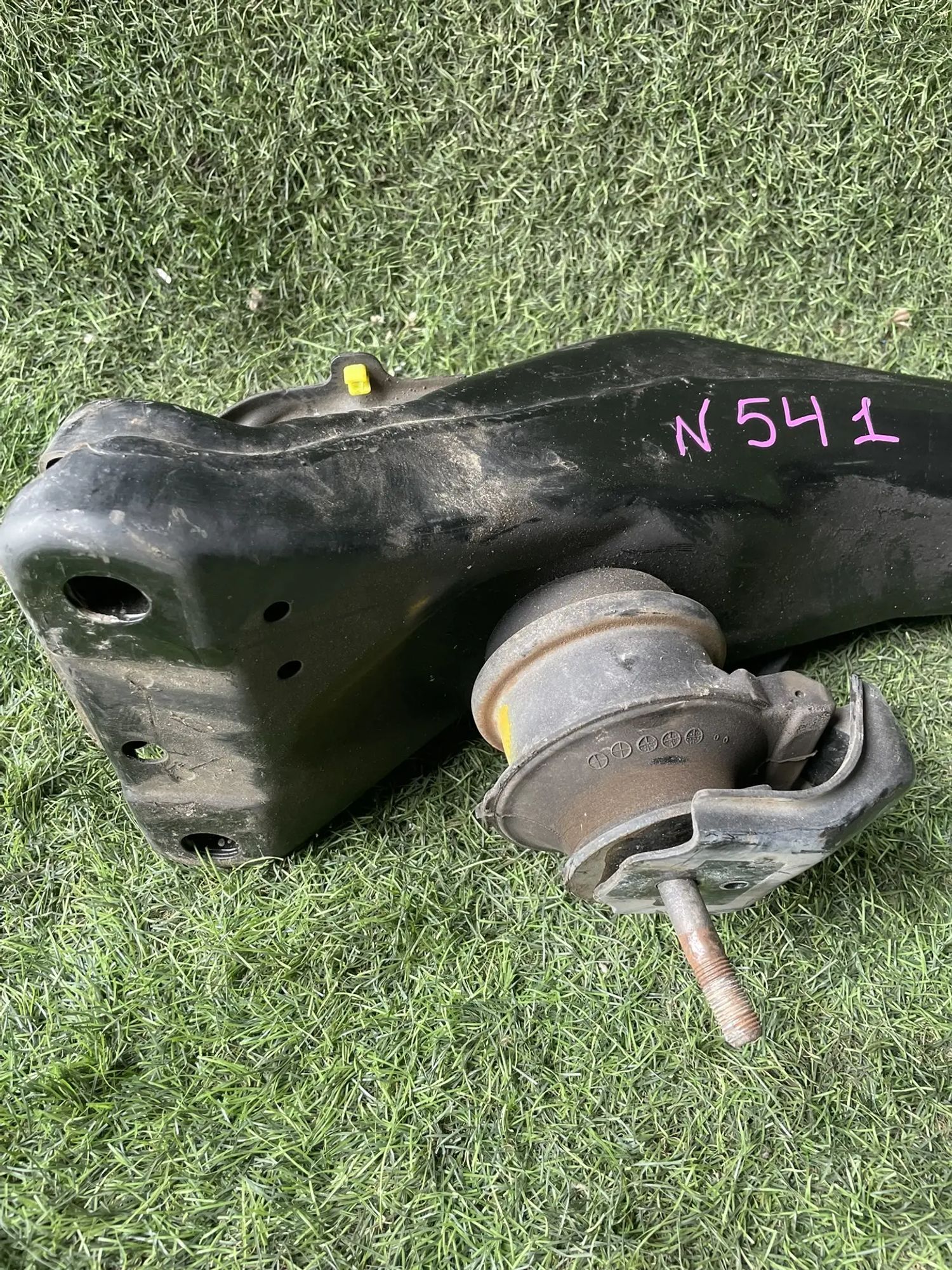 https://ycs.partsauto.market/partsauto-images/thmbs/userImages/772e461030aea93f4dbb6447c0f924d3/part/35ab6a49-7013-48b1-98b1-6f71901c98da_1775120718902.jpg
