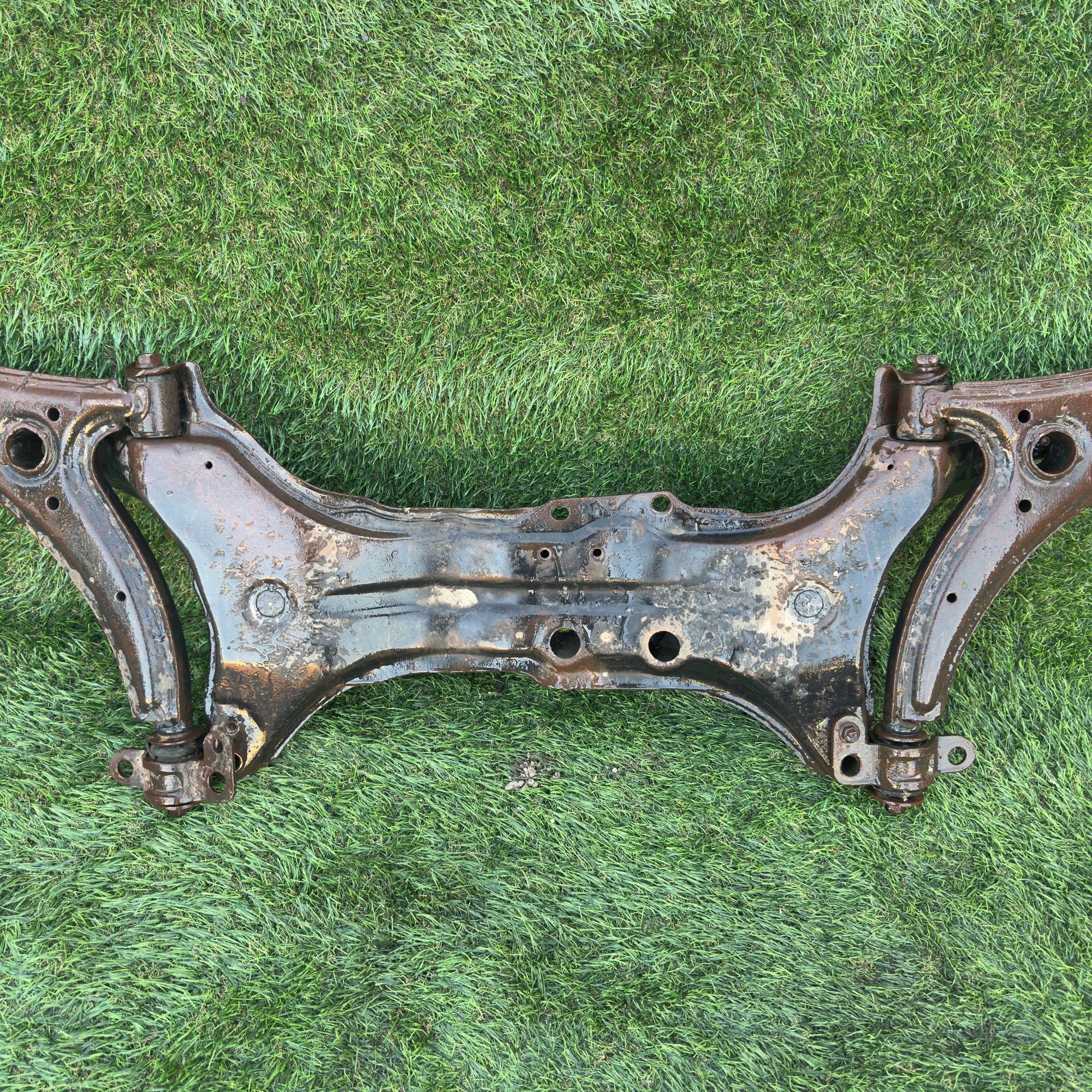 157 Подрамник передний TOYOTA CARINA AT170, 6000 рублей, Невинномысск