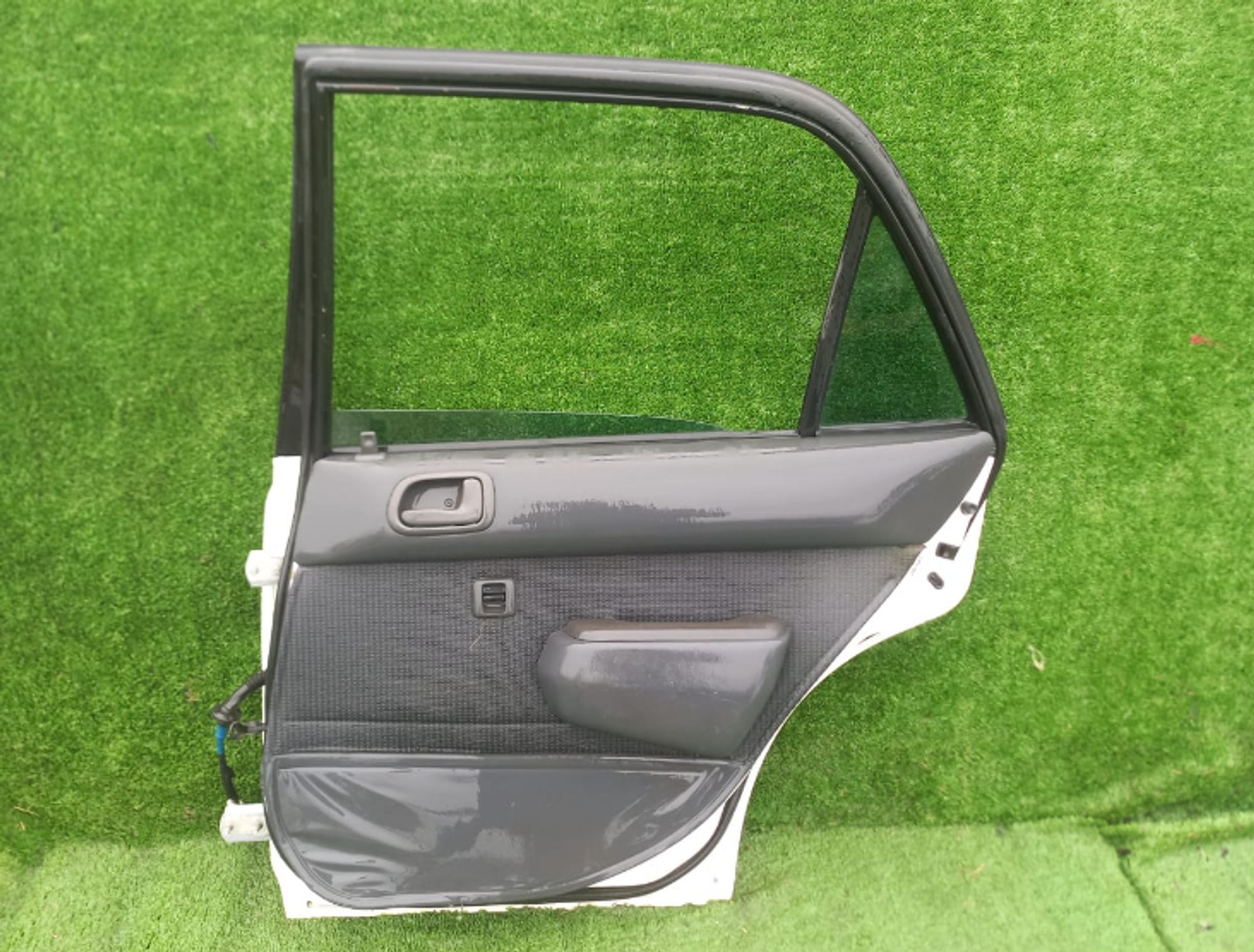 1748 дверь на TOYOTA CARIB AE115, 8500 рублей, Невинномысск