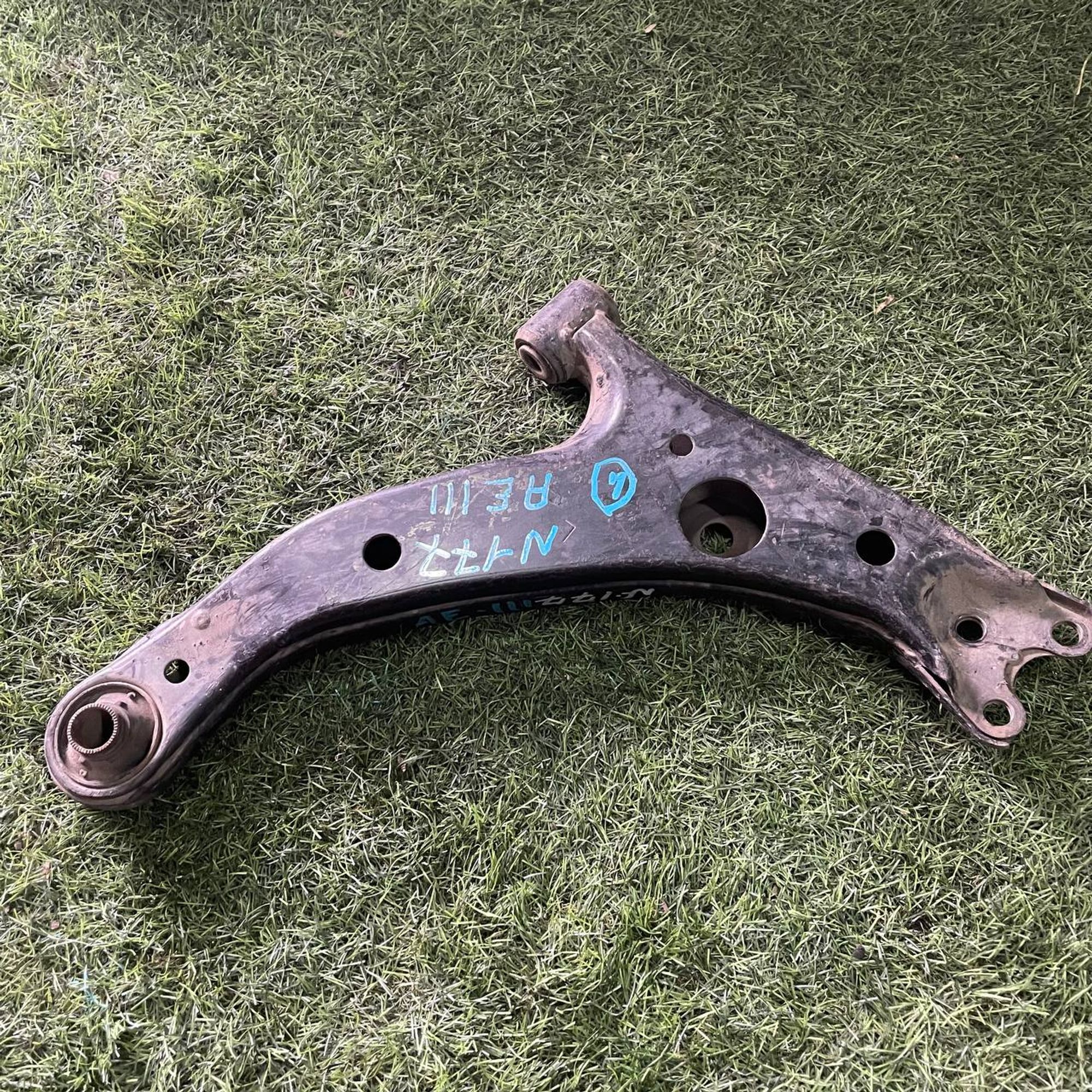 177 Рычаг передний левый нижний TOYOTA SPRINTER AE111, 3500 рублей, Невинномысск