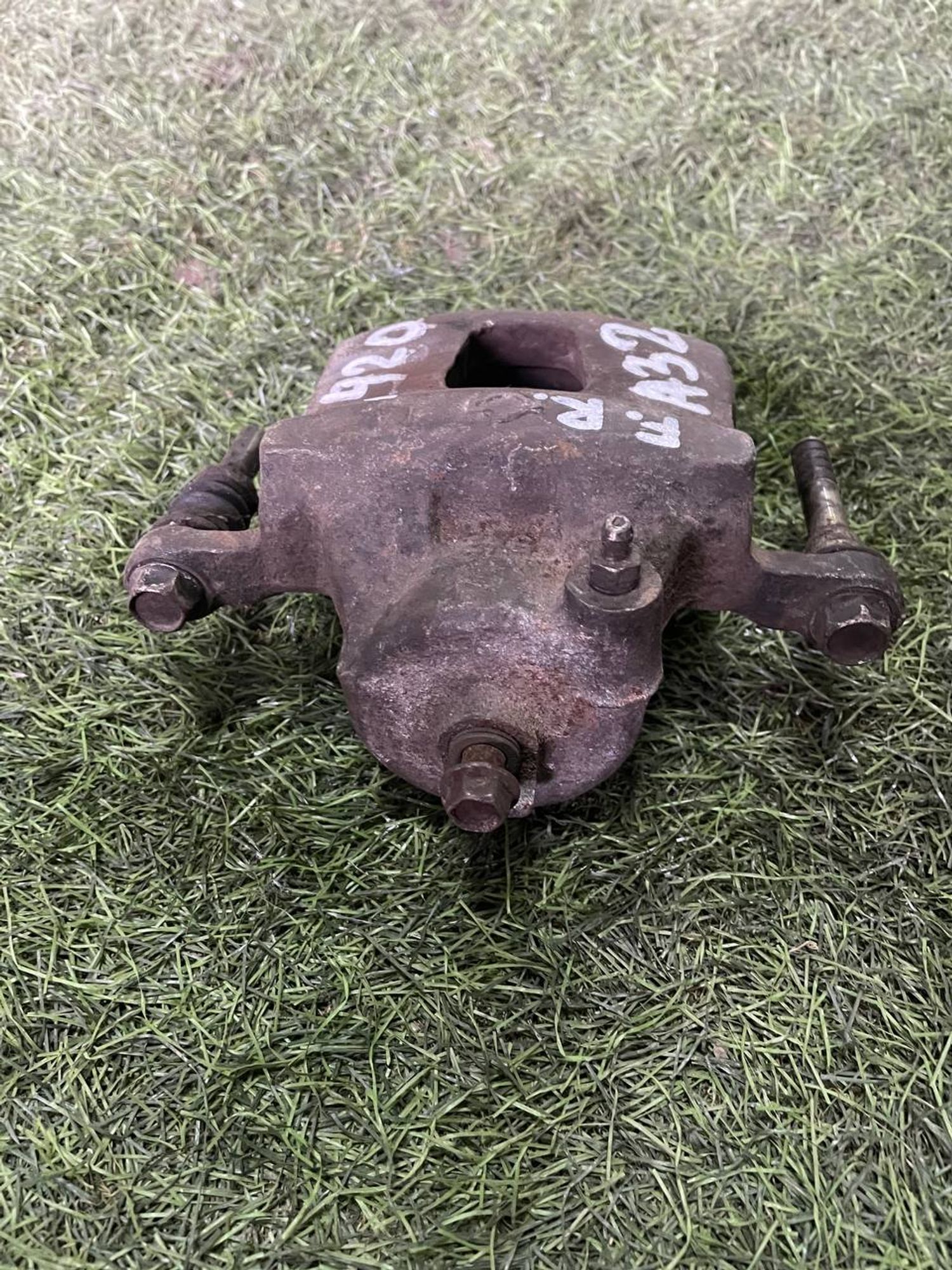 420 Суппорт тормозной передний правый NISSAN CEFIRO A32, 3000 рублей, Невинномысск