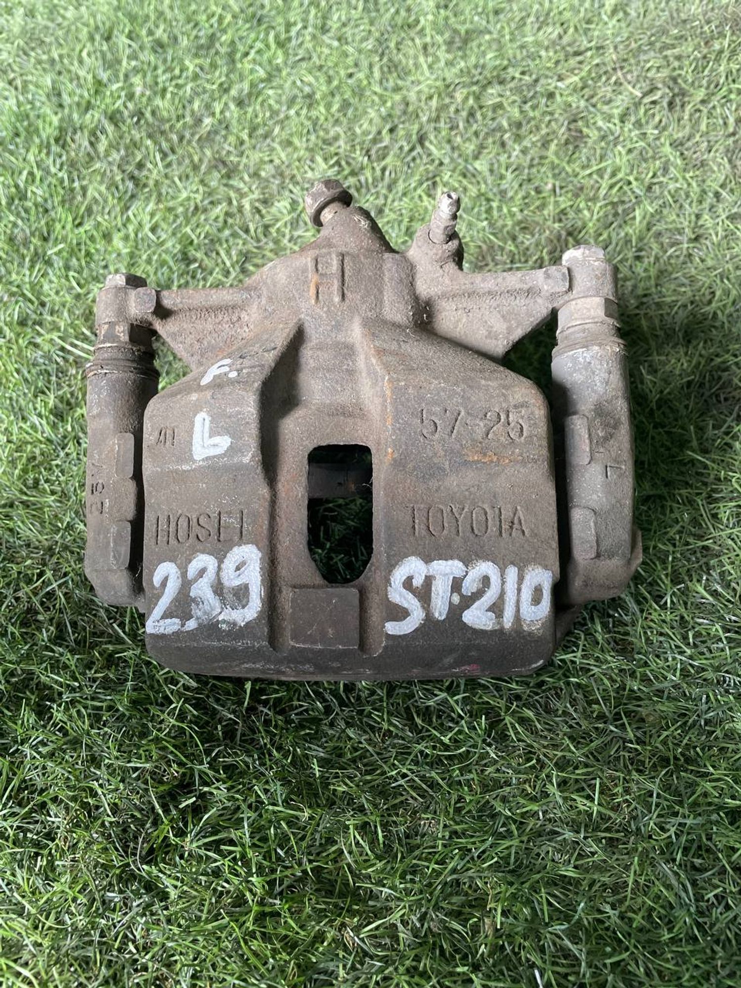 239 Суппорт тормозной передний левый TOYOTA CORONA ST210, 3000 рублей, Невинномысск