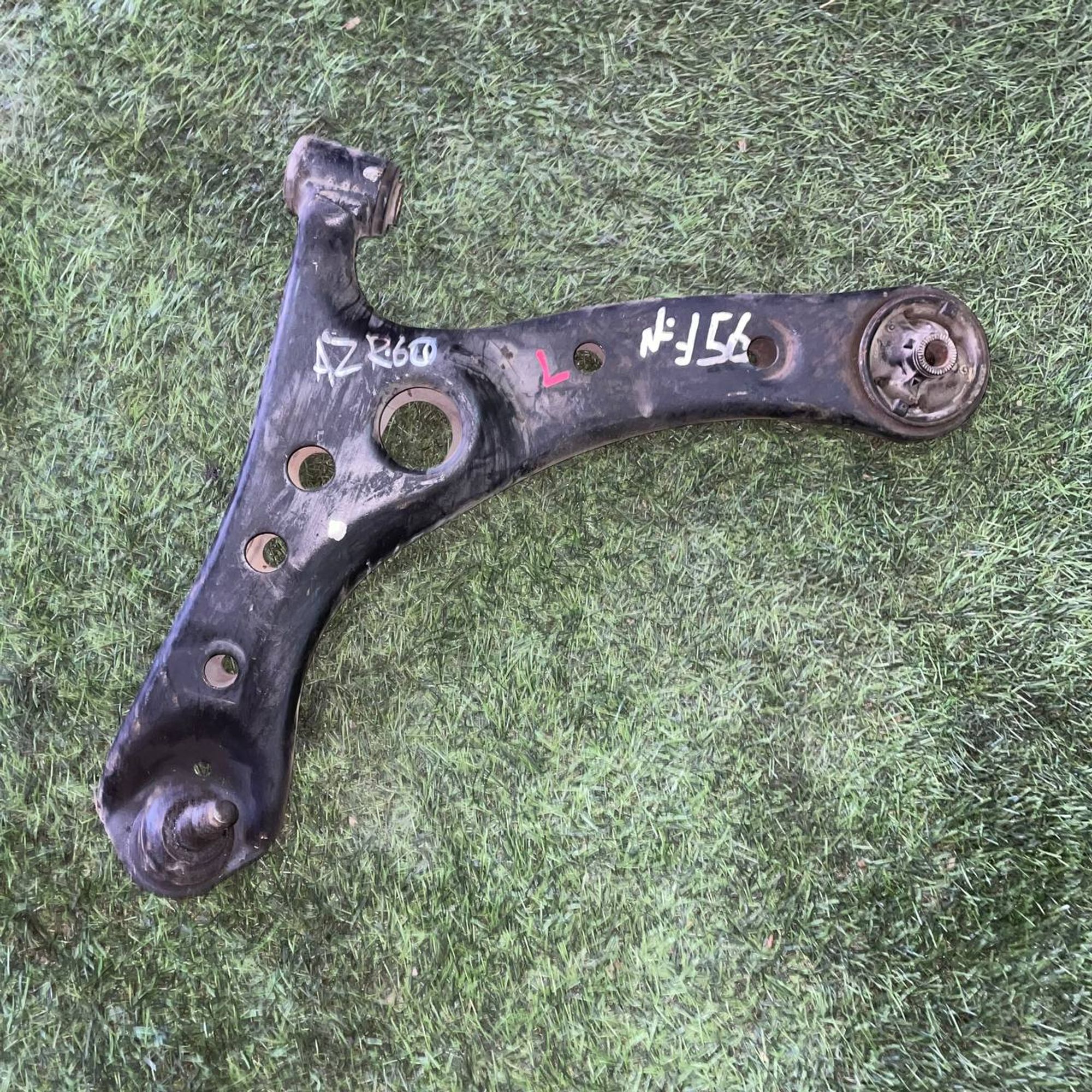 156 Рычаг передний левый нижний TOYOTA VOXY AZR60, 1 рублей, Невинномысск