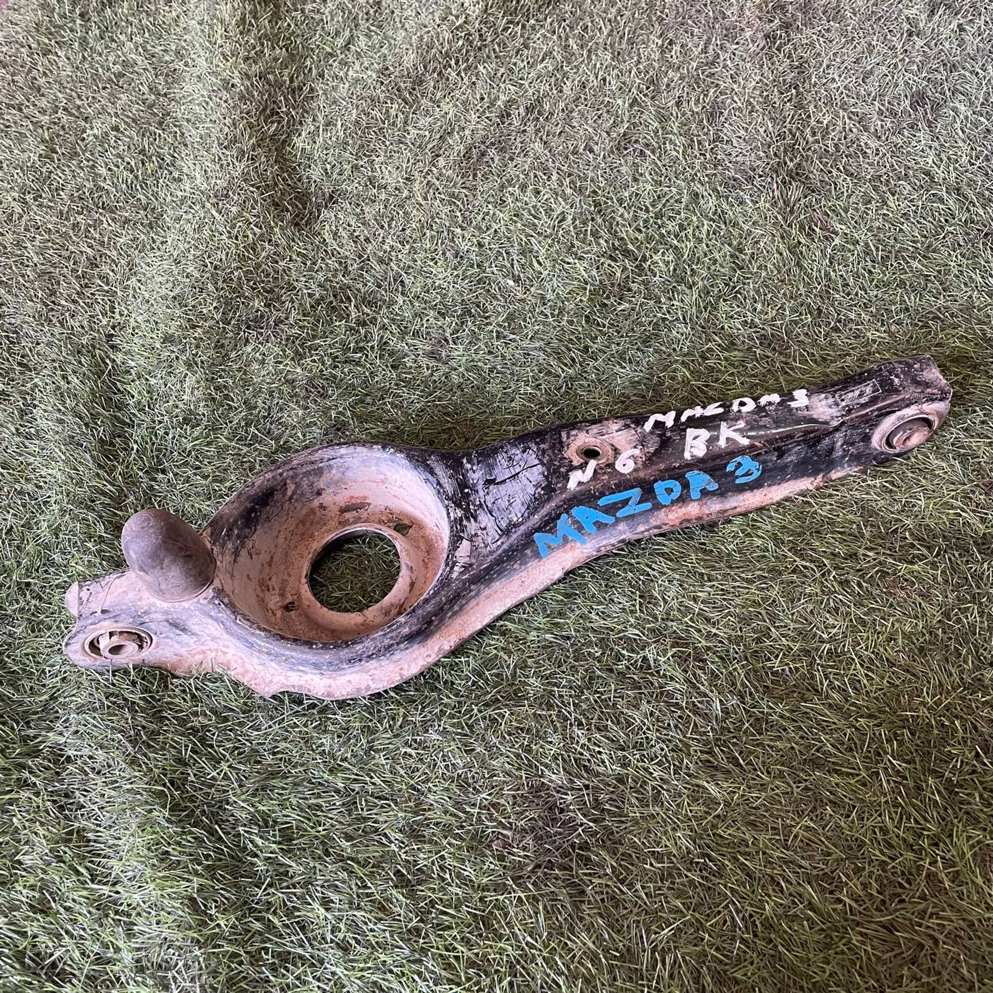 6 Рычаг задний правый нижний MAZDA AXELA BK5P, 3000 рублей, Невинномысск