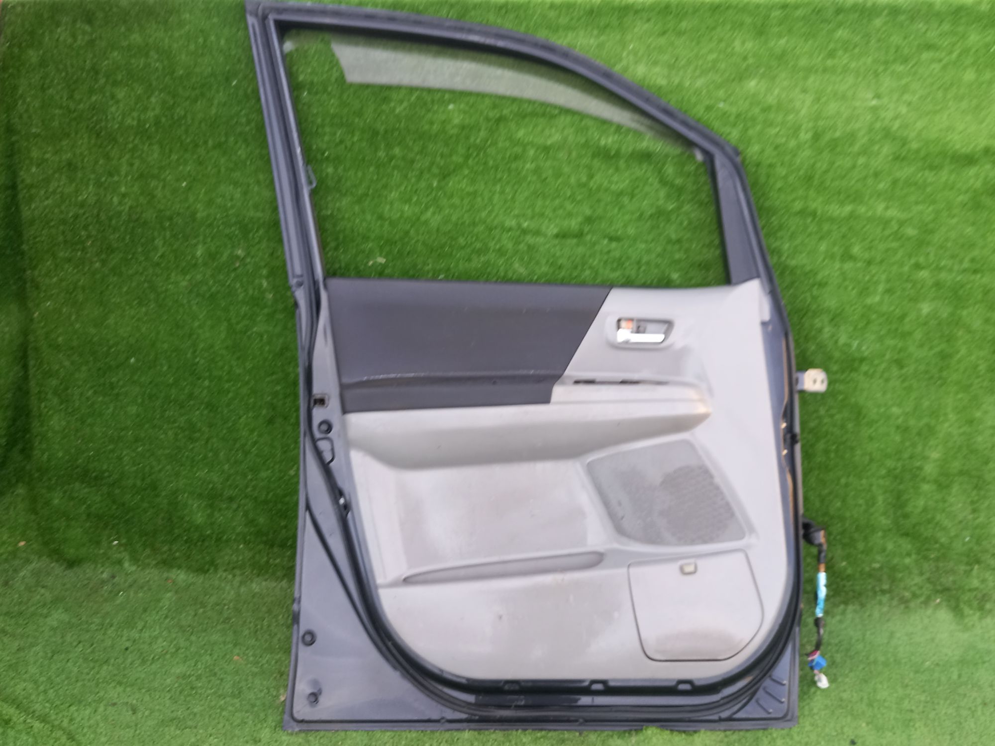 1417 дверь F/L на TOYOTA VOXY AZR60, 11500 рублей, Невинномысск