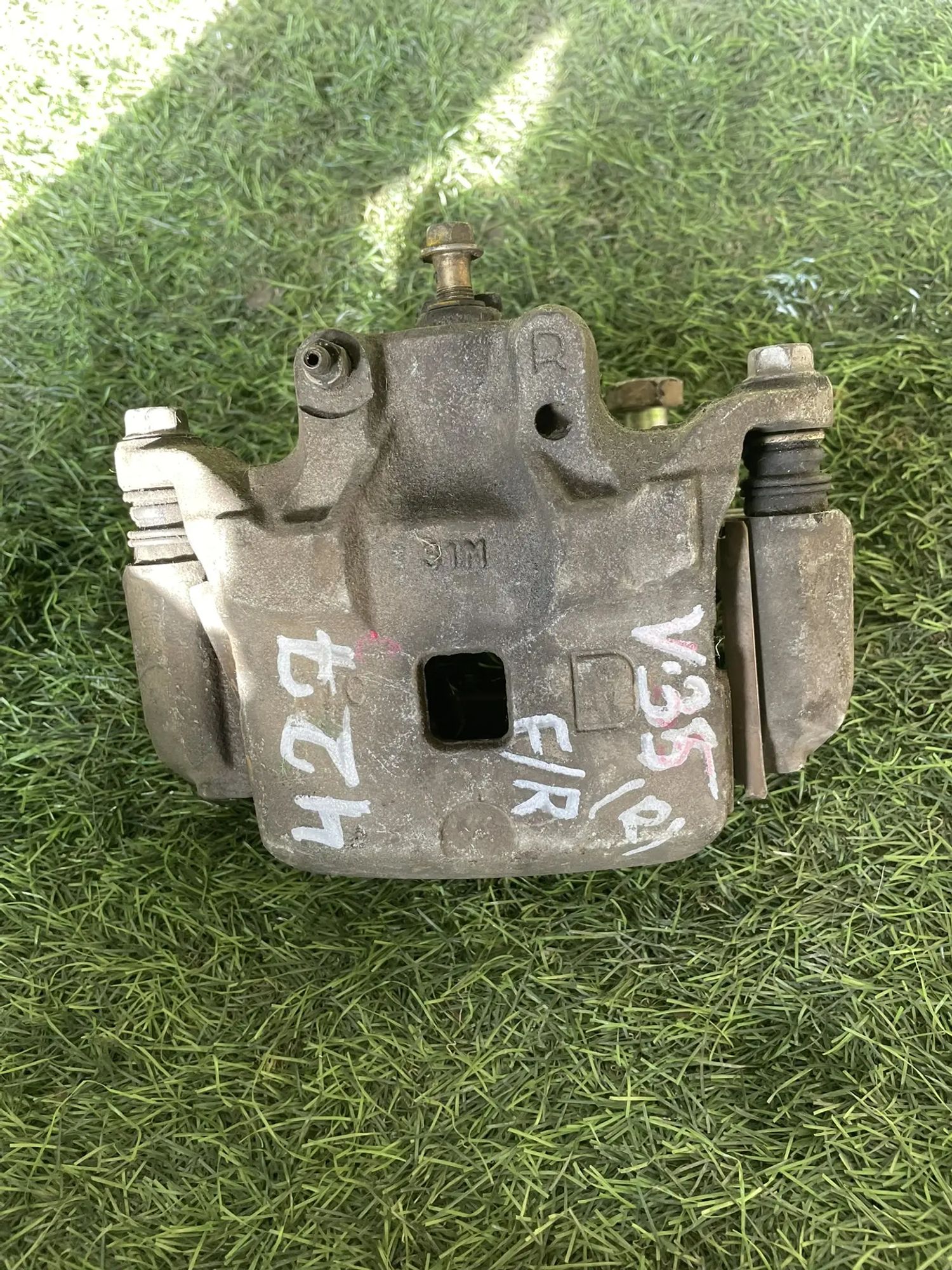 427 Суппорт тормозной передний правый NISSAN SKYLINE V35, 3000 рублей, Невинномысск