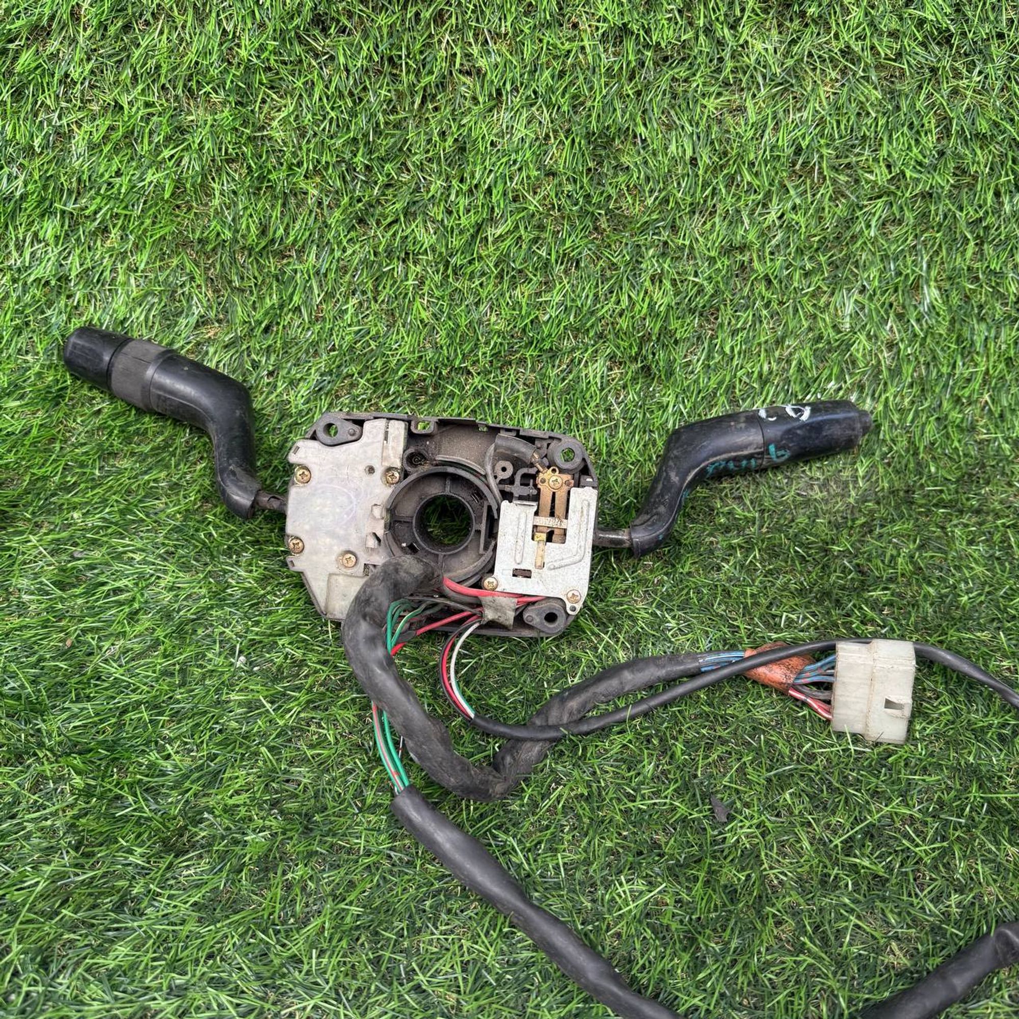 82 Подрулевой переключатель дворников и света Mitsubishi E32A, 3500 рублей, Невинномысск