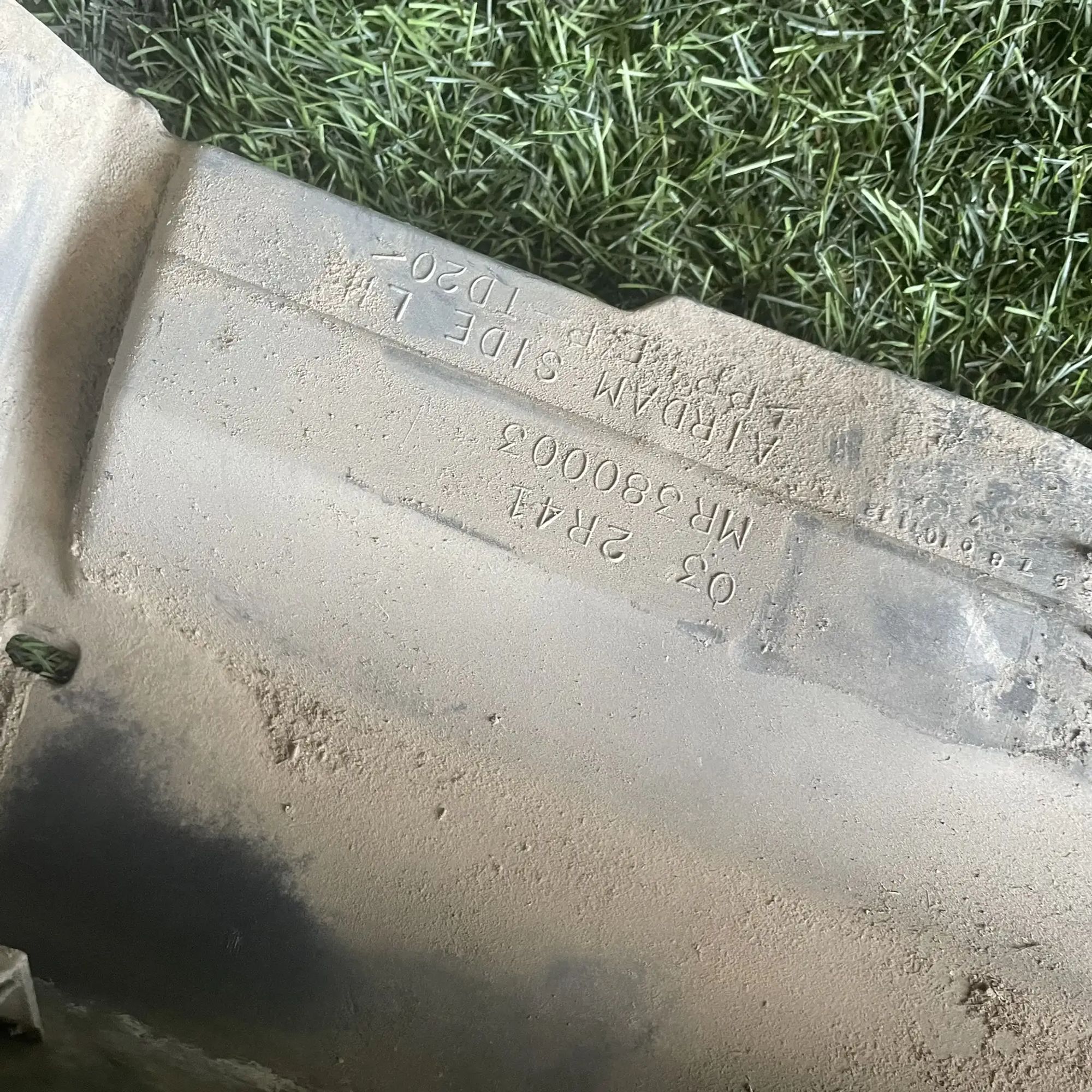 https://ycs.partsauto.market/partsauto-images/thmbs/userImages/772e461030aea93f4dbb6447c0f924d3/part/38875259-5703-4df3-b0e9-aafac5c6e4b9_1776775224168.jpg
