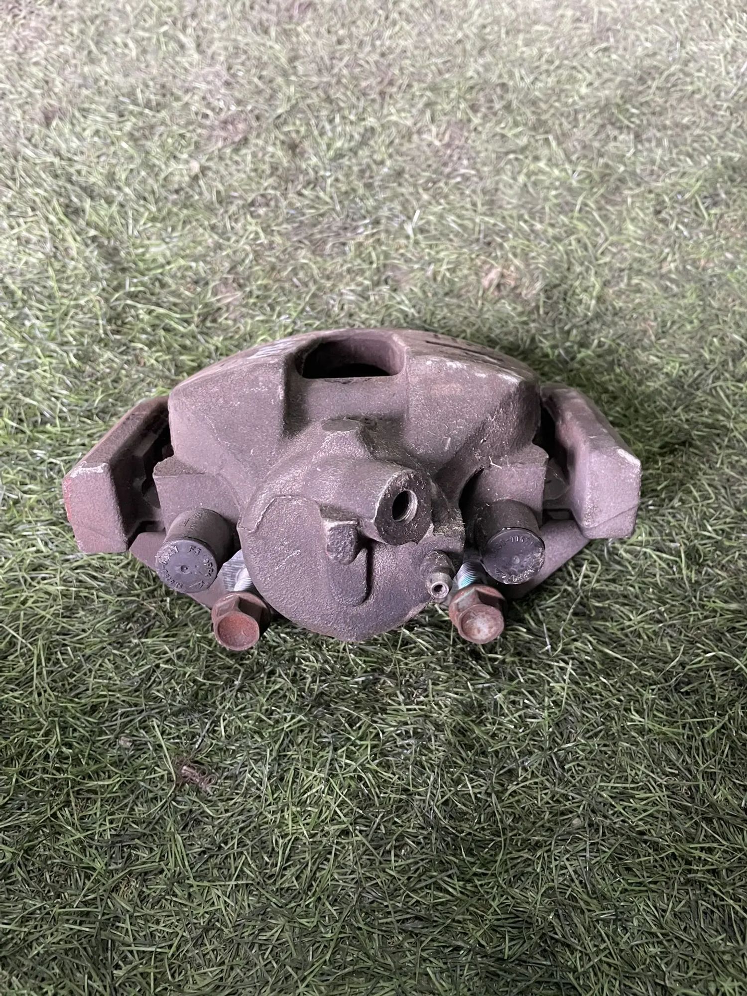 980 Суппорт тормозной передний правый Mazda bk5p I 2005, 3000 рублей, Невинномысск