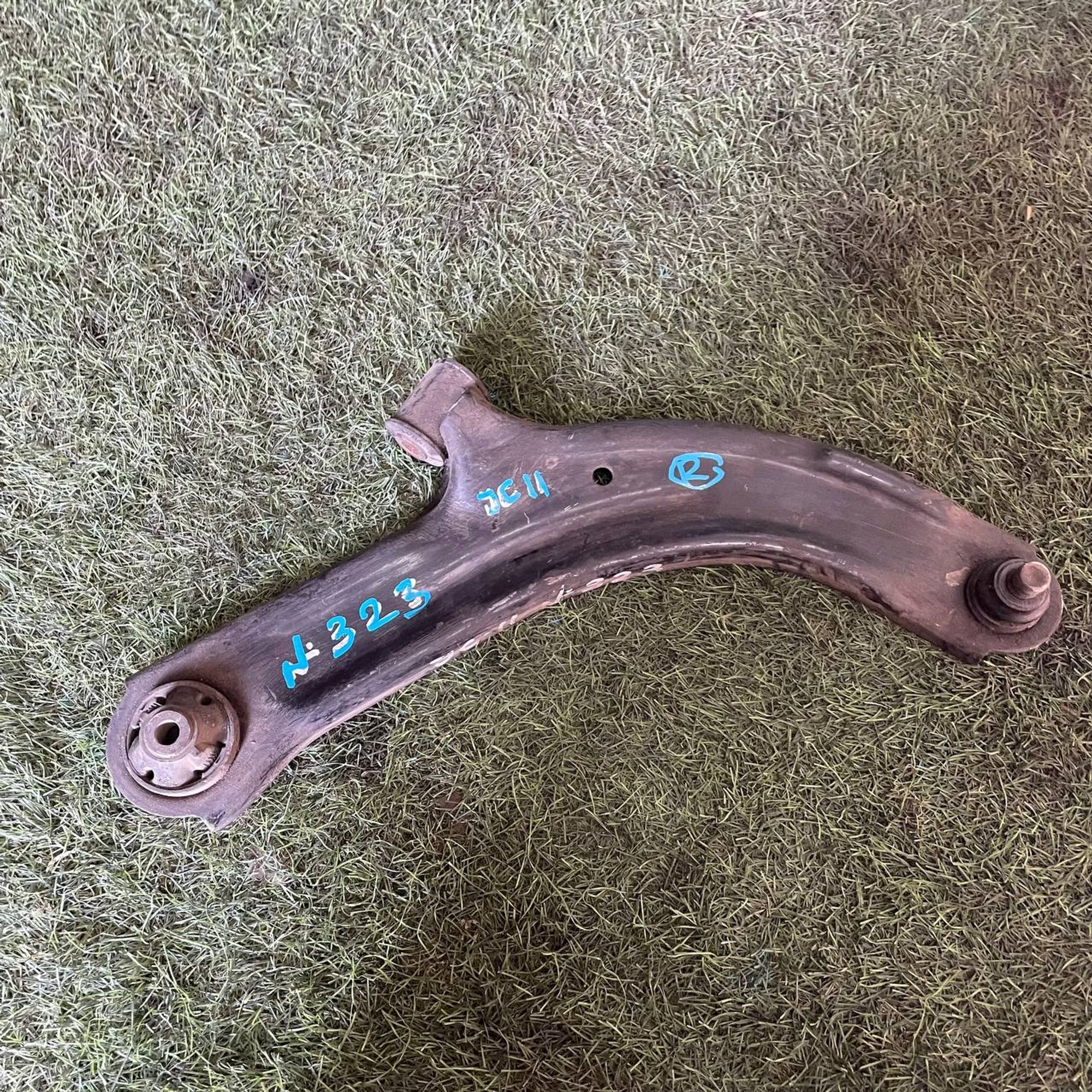 323 Рычаг передний правый нижний NISSAN TIIDA JC11, 4500 рублей, Невинномысск