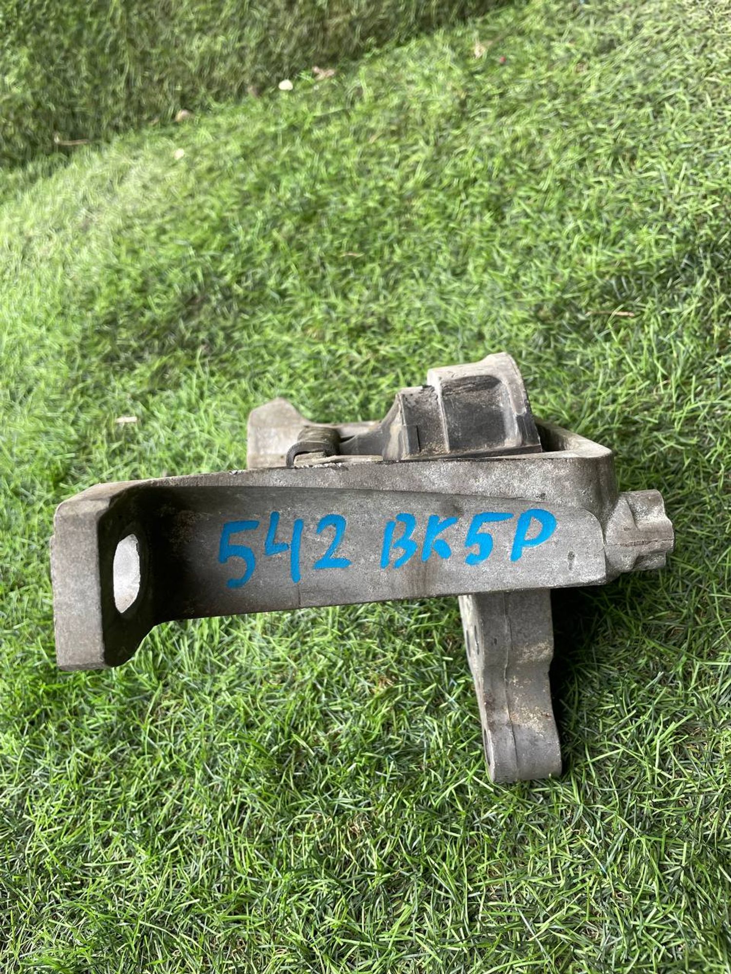 https://ycs.partsauto.market/partsauto-images/thmbs/userImages/772e461030aea93f4dbb6447c0f924d3/part/39d41a61-78dc-444c-b7e6-4d933e0f69e0_1773820427638.jpg