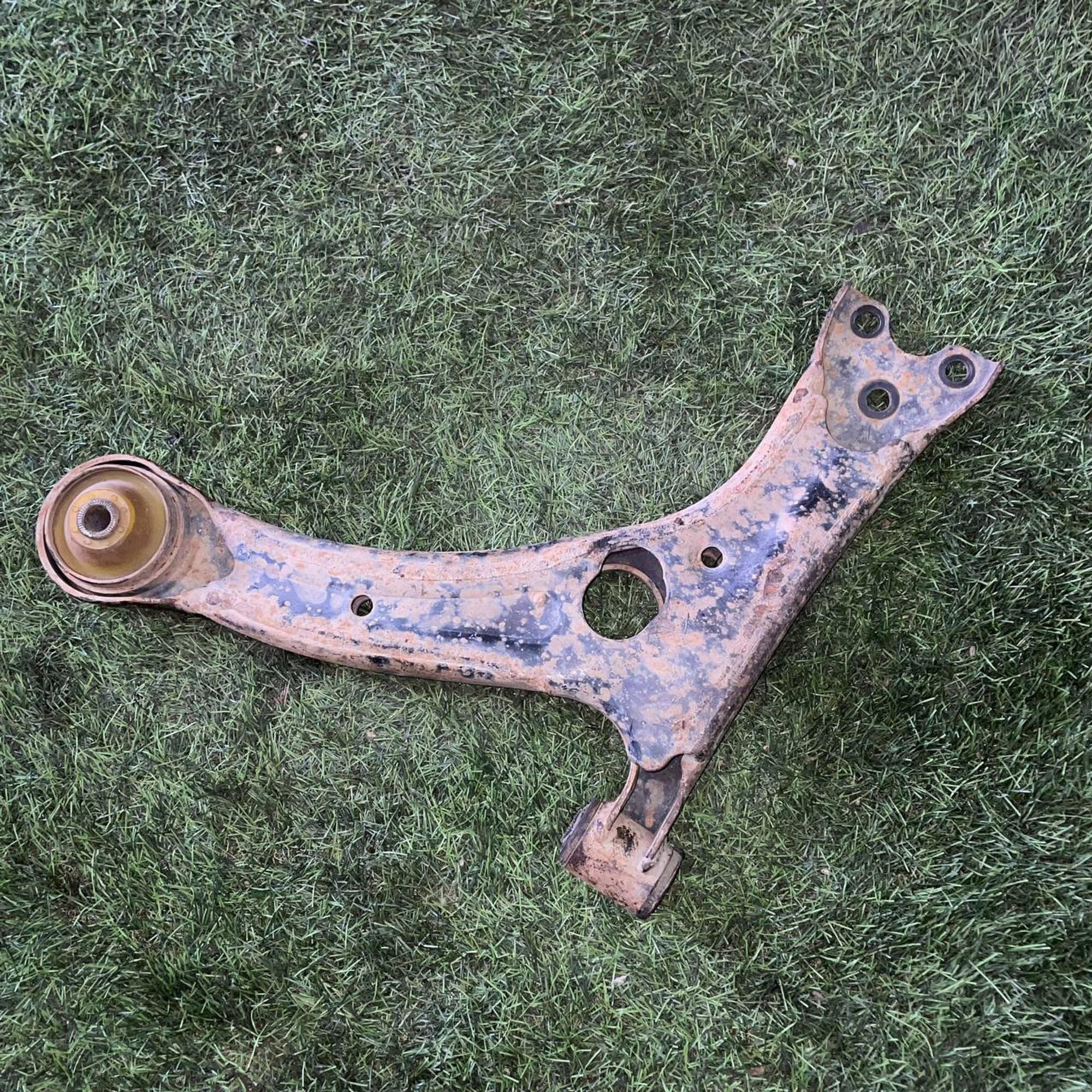 602 Рычаг передний правый нижний TOYOTA RUNX NZE121, 1 рублей, Невинномысск