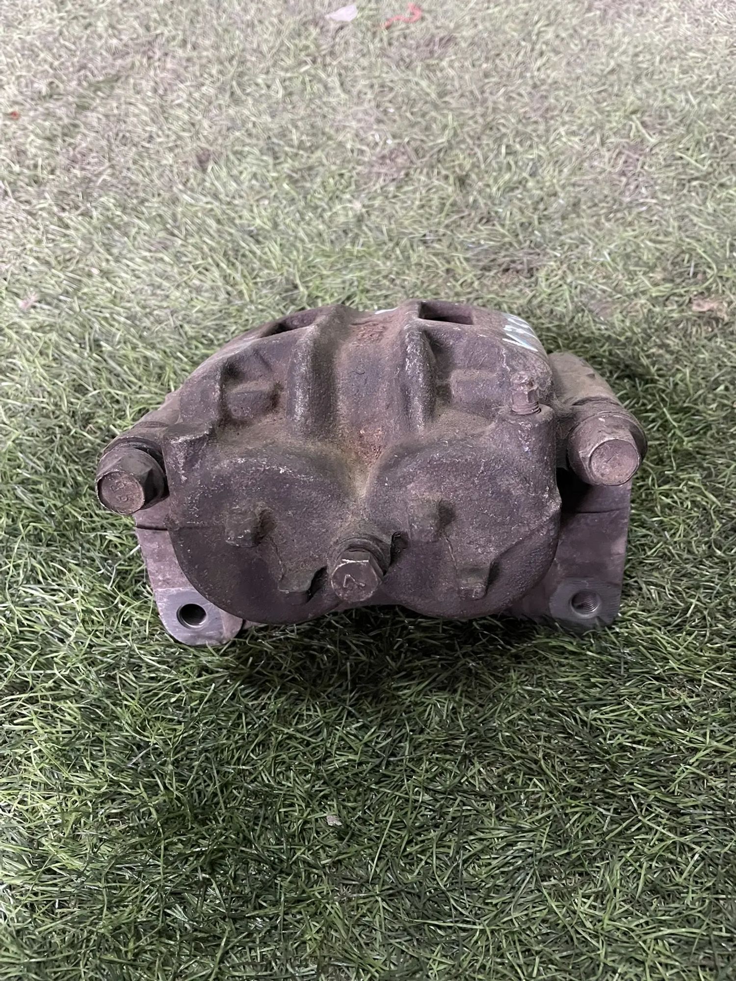 568 Суппорт тормозной передний левый MITSUBISHI PAJERO V75W, 3000 рублей, Невинномысск