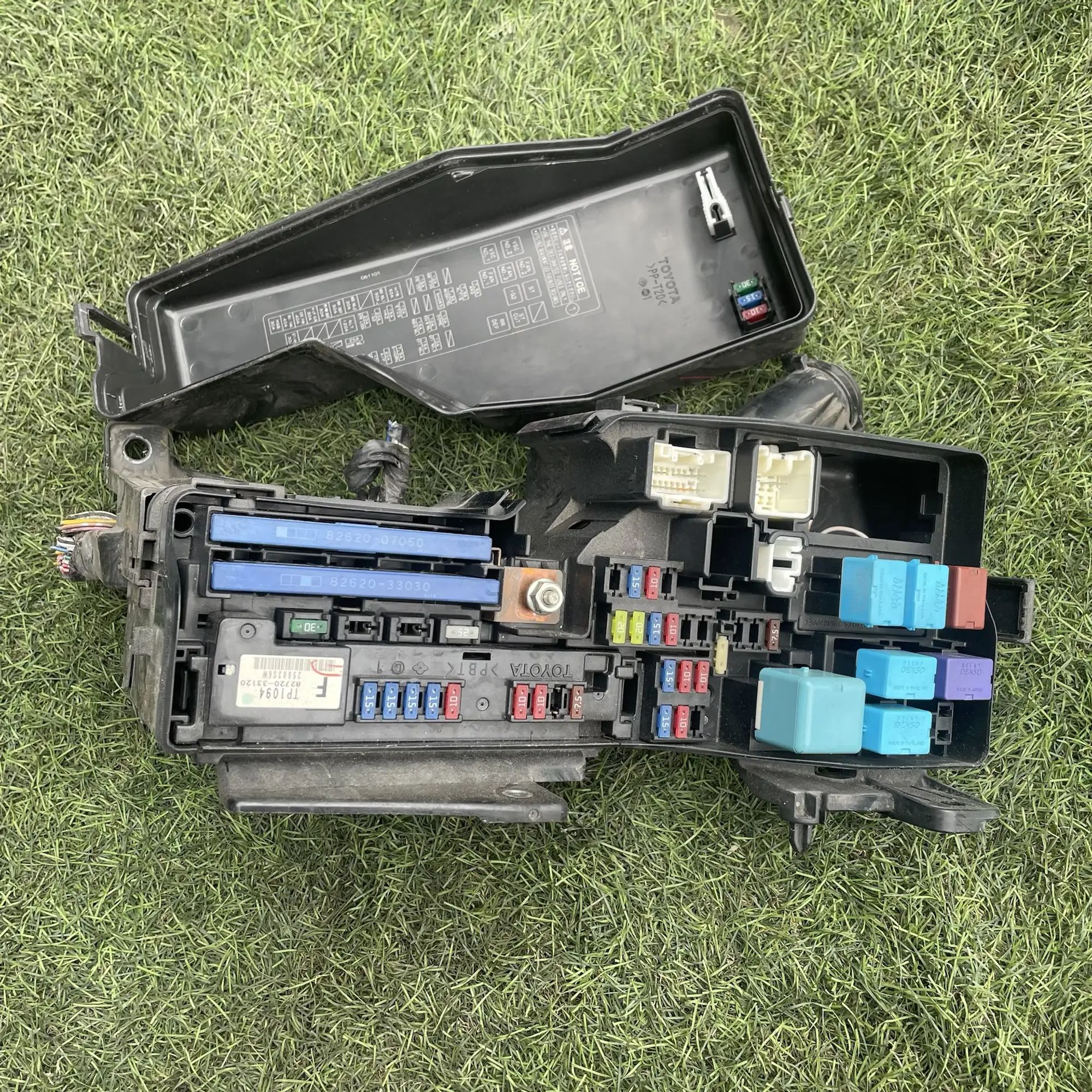 https://ycs.partsauto.market/partsauto-images/thmbs/userImages/772e461030aea93f4dbb6447c0f924d3/part/3c0c64bc-71aa-43ab-883c-5e5958eea2de_1779102416597.jpg