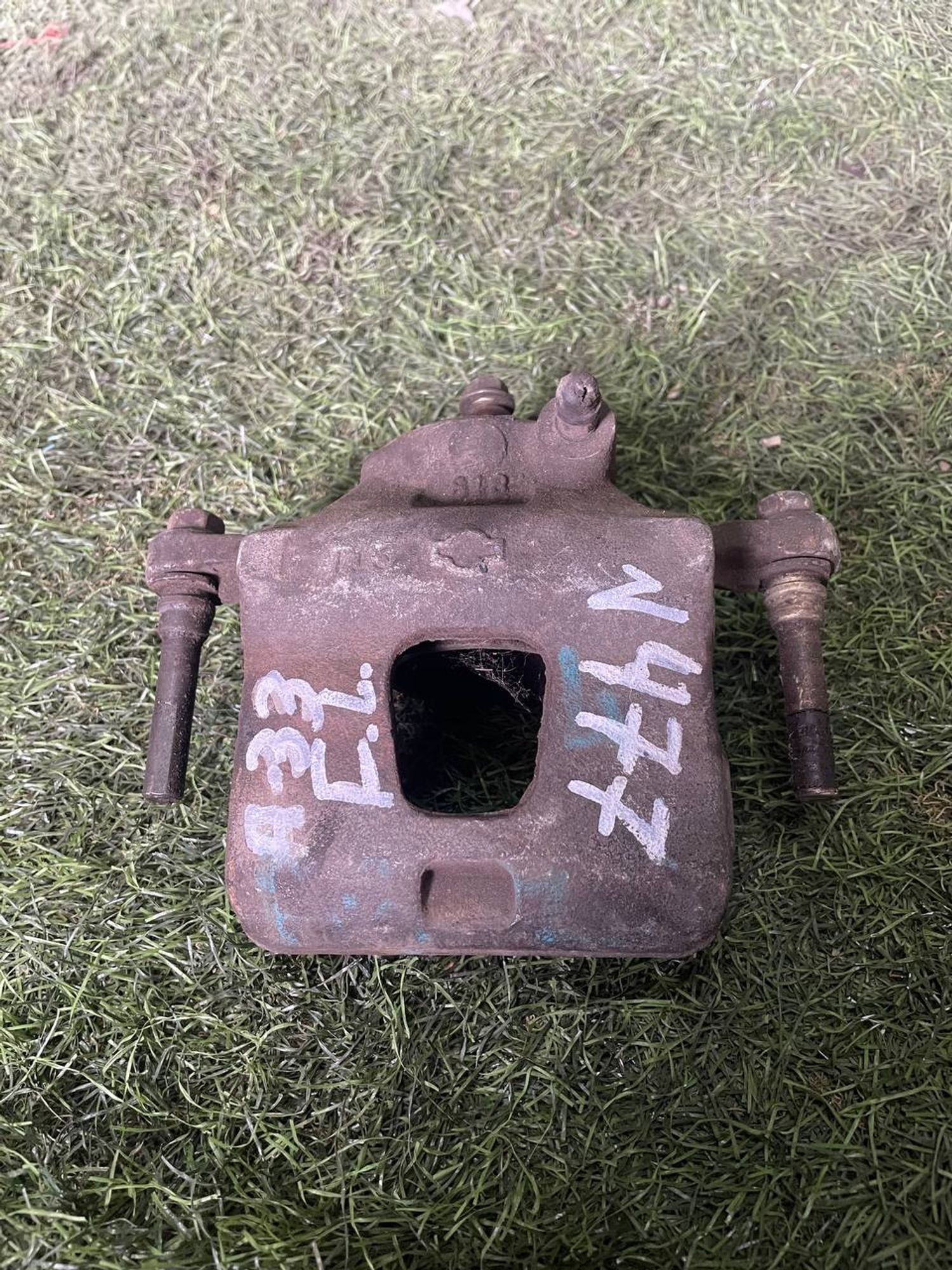 477 Суппорт тормозной передний левый NISSAN CEFIRO A33, 2000 рублей, Невинномысск