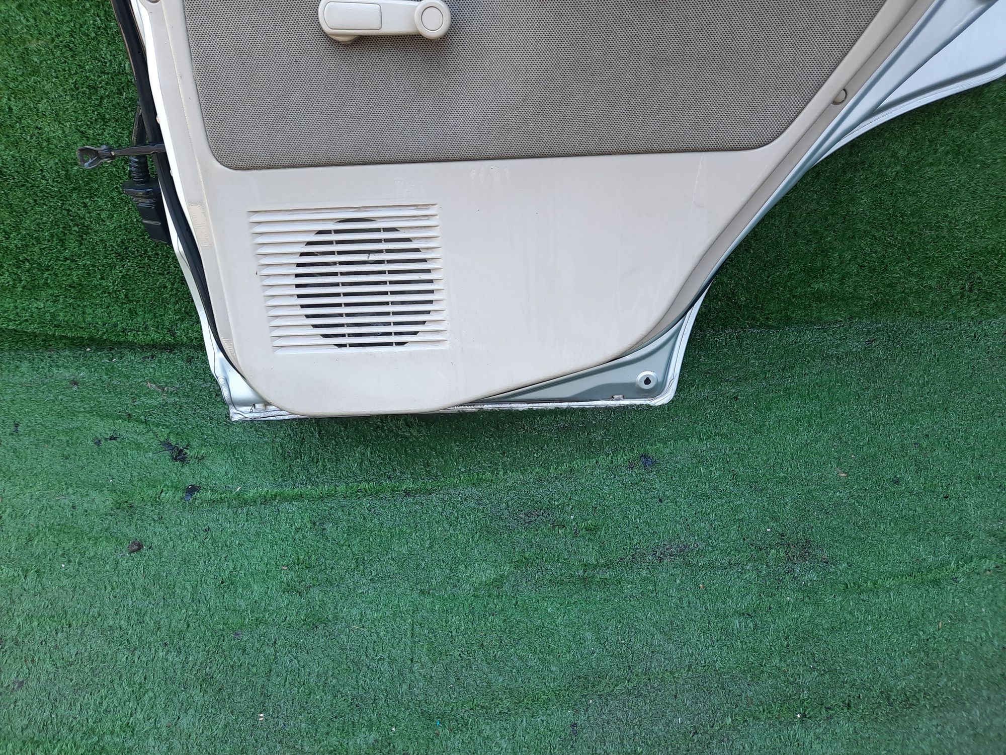 853 дверь на MITSUBISHI DINGO CQ2A, 8500 рублей, Невинномысск