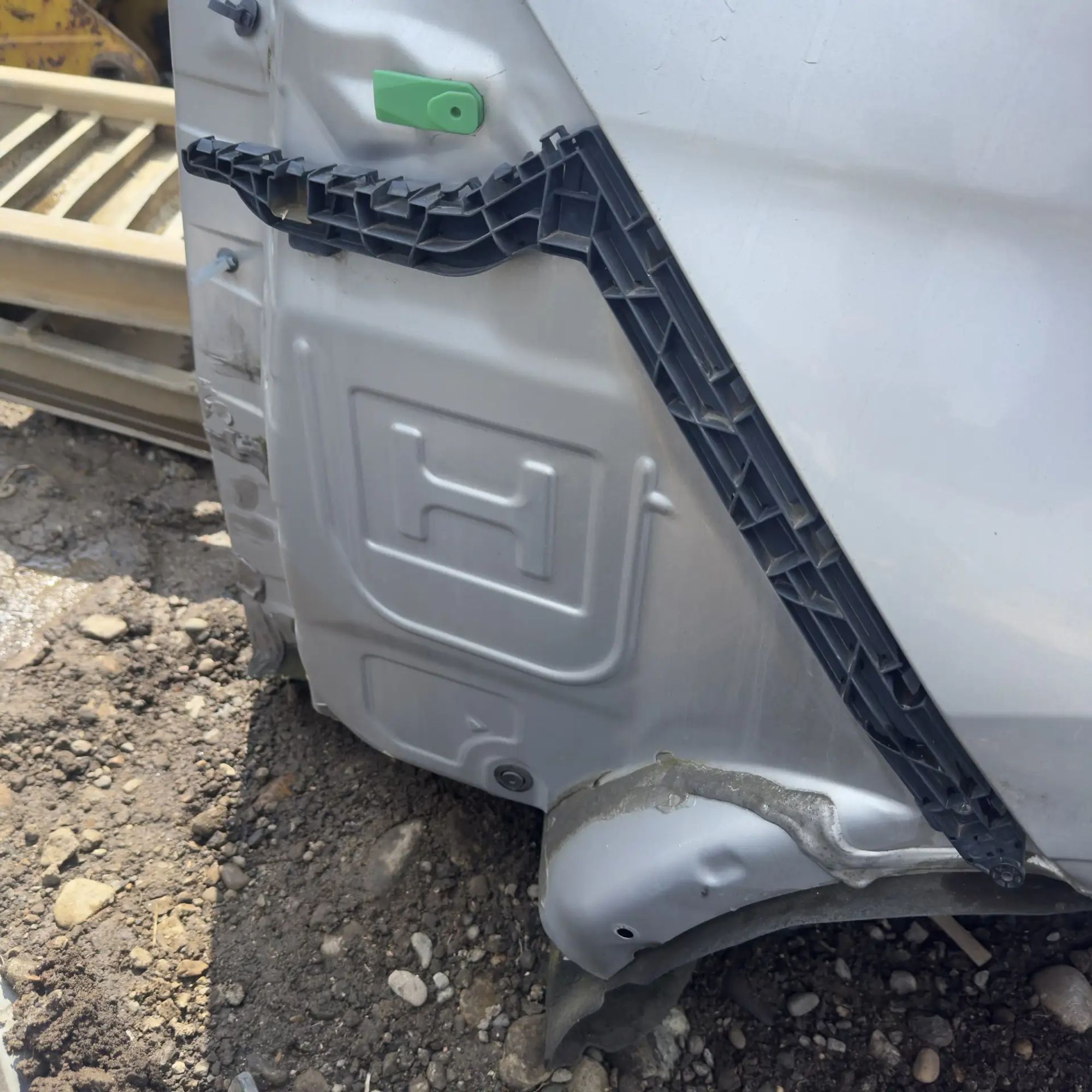 https://ycs.partsauto.market/partsauto-images/thmbs/userImages/772e461030aea93f4dbb6447c0f924d3/part/3d940ade-fd17-492a-a3c8-b35301a94603_1778228156843.jpg