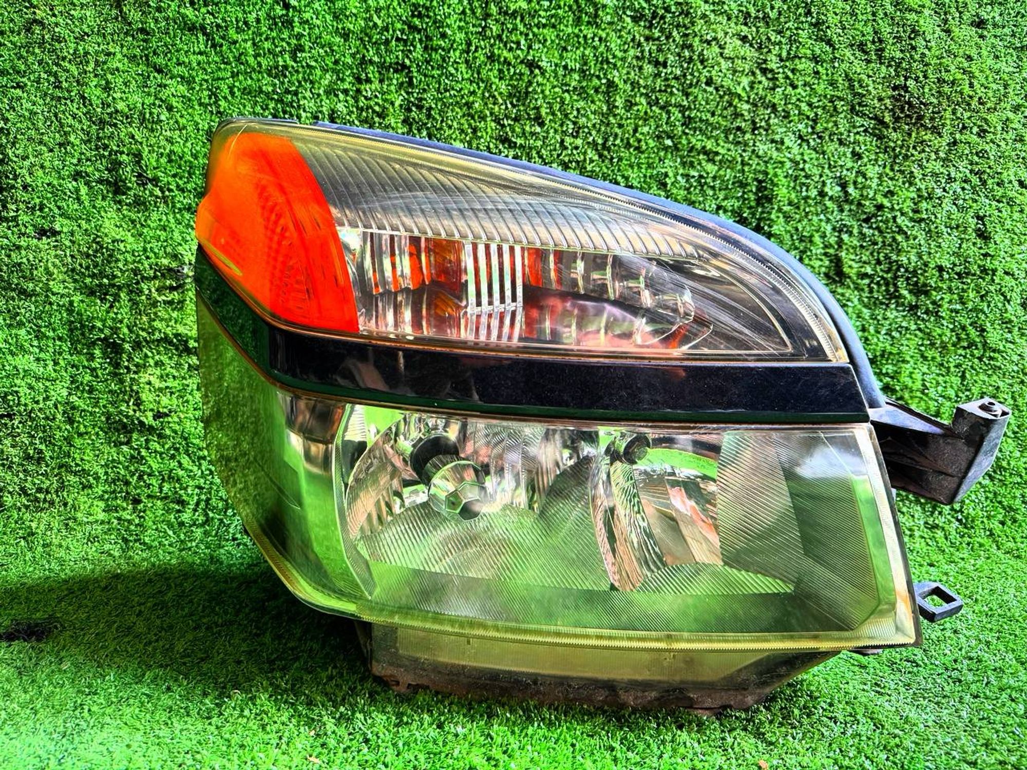 778 Фара правая Toyota Voxy AZR60, 8500 рублей, Невинномысск