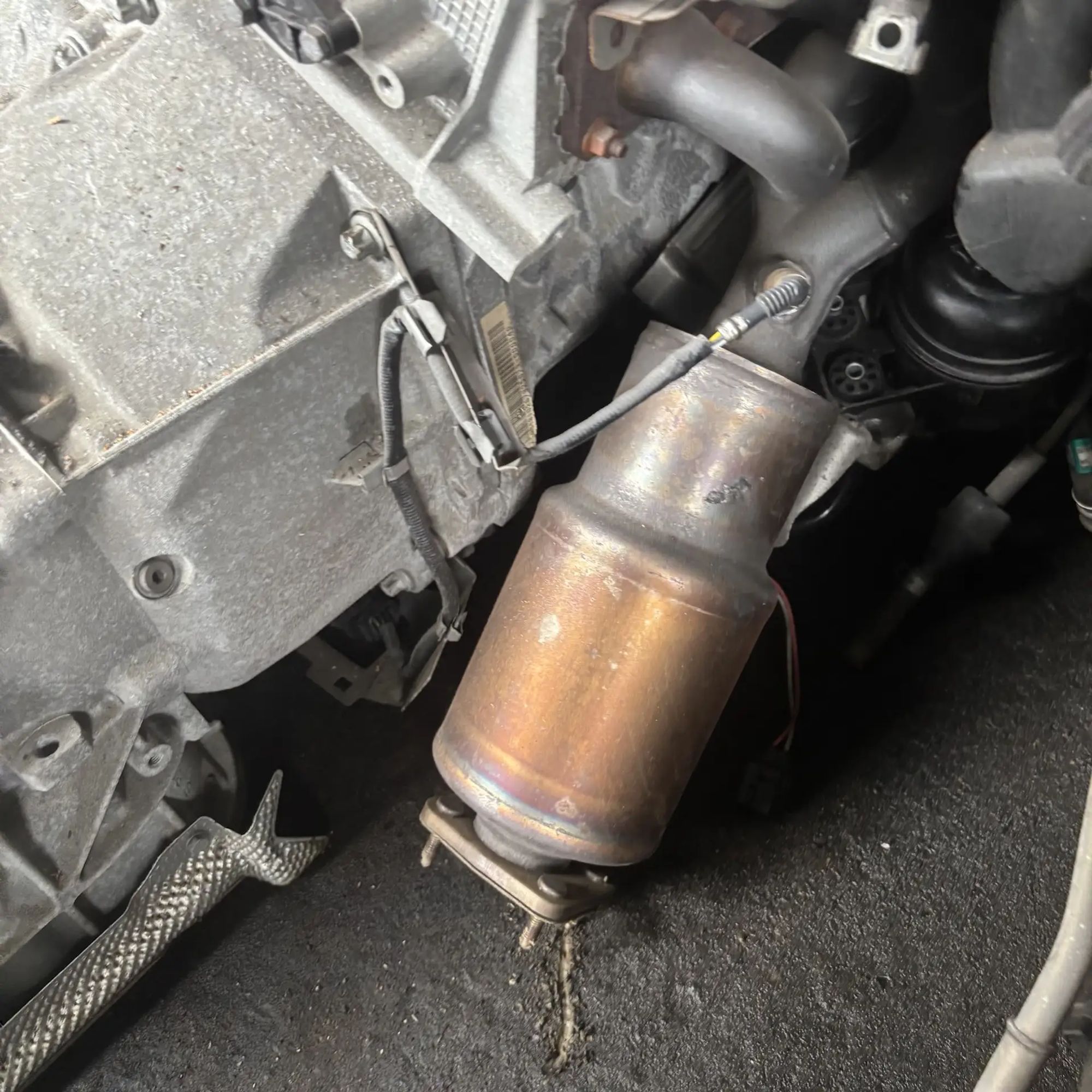 https://ycs.partsauto.market/partsauto-images/thmbs/userImages/772e461030aea93f4dbb6447c0f924d3/part/3e0ea03d-334f-4cf5-b6c0-7123b3b95e4a_1778844523213.jpg