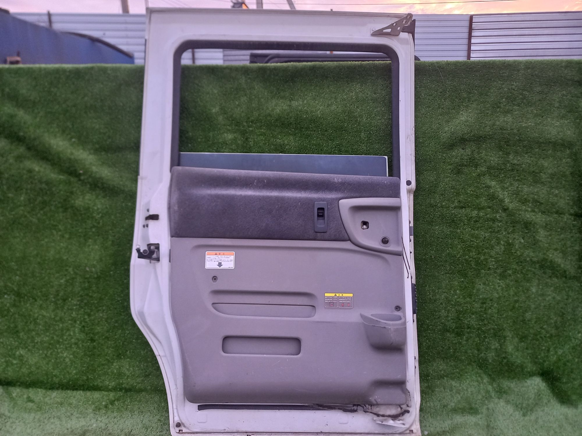 1439 дверь на NISSAN SERENA C24, 10000 рублей, Невинномысск