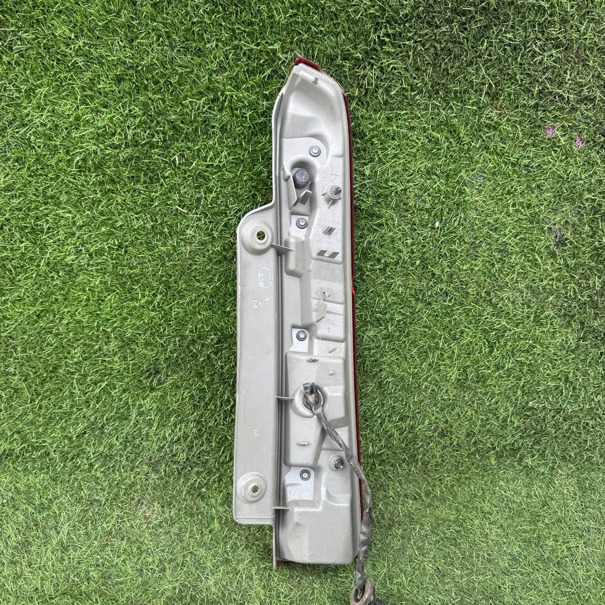 3012 Фонарь задний левый TOYOTA ISIS ZGM10, 3500 рублей, Невинномысск