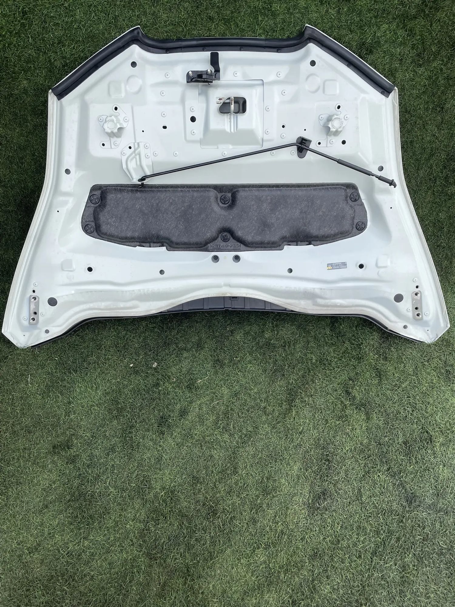 https://ycs.partsauto.market/partsauto-images/thmbs/userImages/772e461030aea93f4dbb6447c0f924d3/part/3f60297a-b135-4a2c-a144-45e39816dc00_1778567213993.jpg