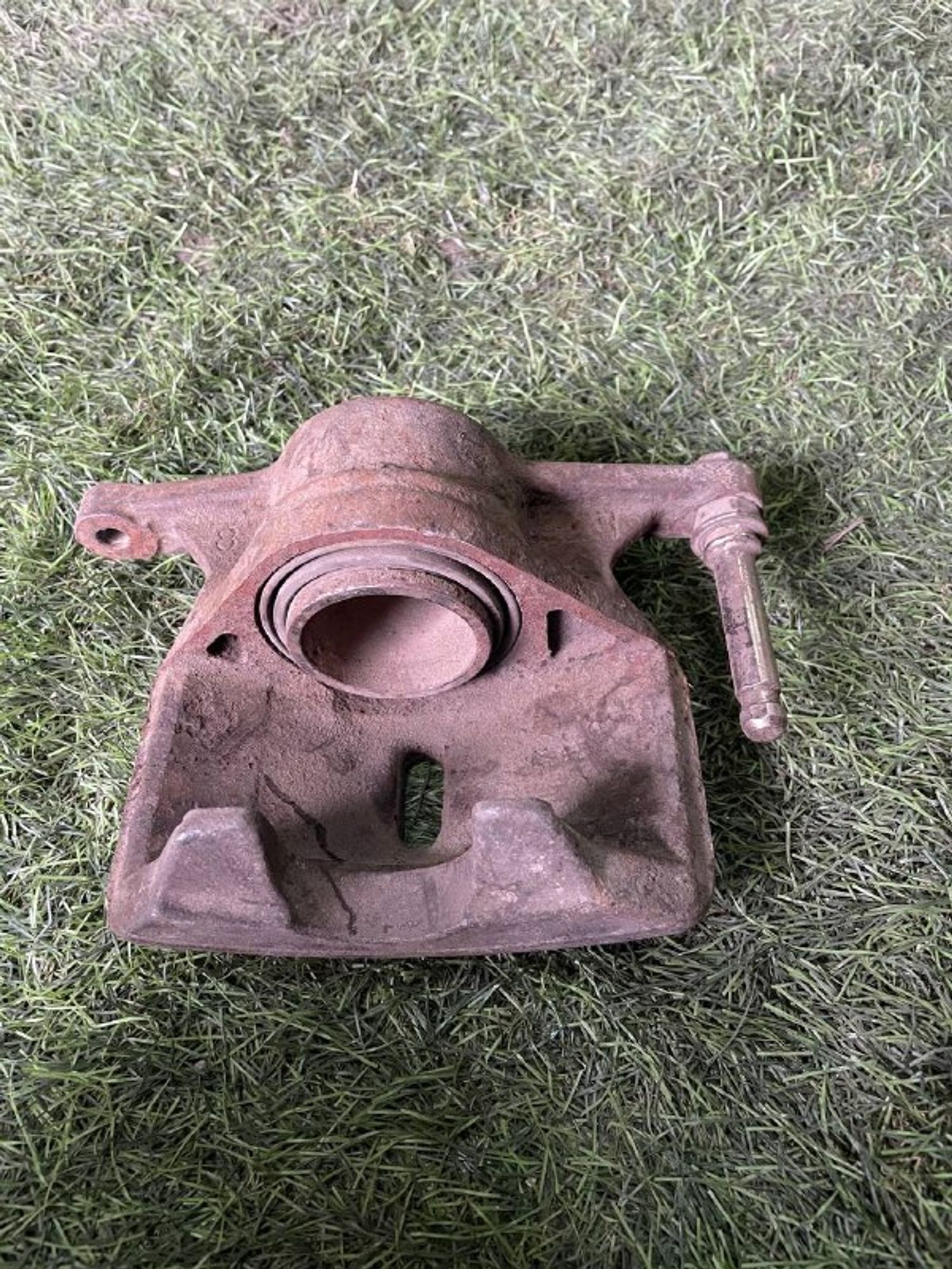 157 Суппорт тормозной передний правый TOYOTA CARINA ST182, 3000 рублей, Невинномысск