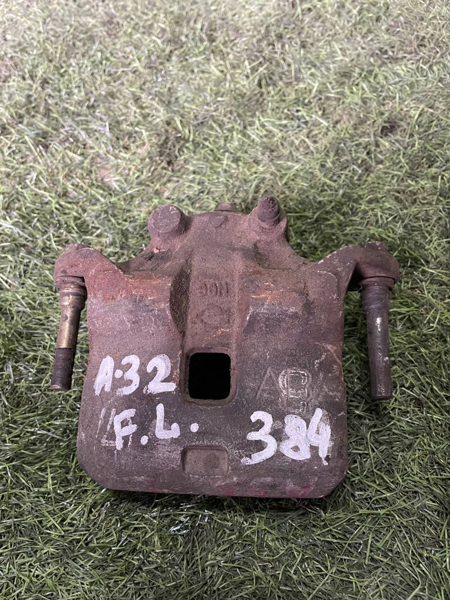 384 Суппорт тормозной передний левый NISSAN CEFIRO A32, 3000 рублей, Невинномысск