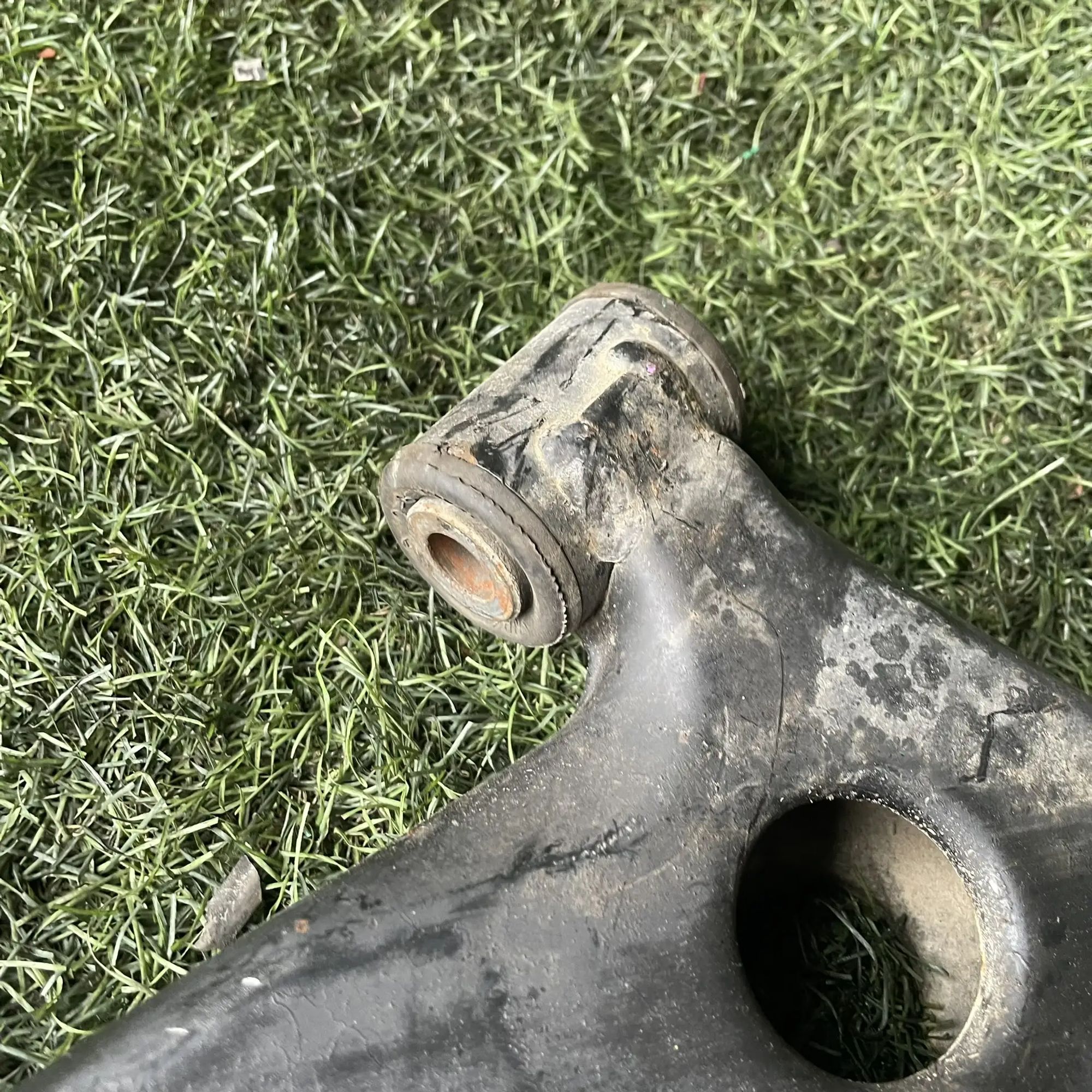 https://ycs.partsauto.market/partsauto-images/thmbs/userImages/772e461030aea93f4dbb6447c0f924d3/part/40a10514-273a-4070-b7df-cb5ce79ca363_1776936361300.jpg