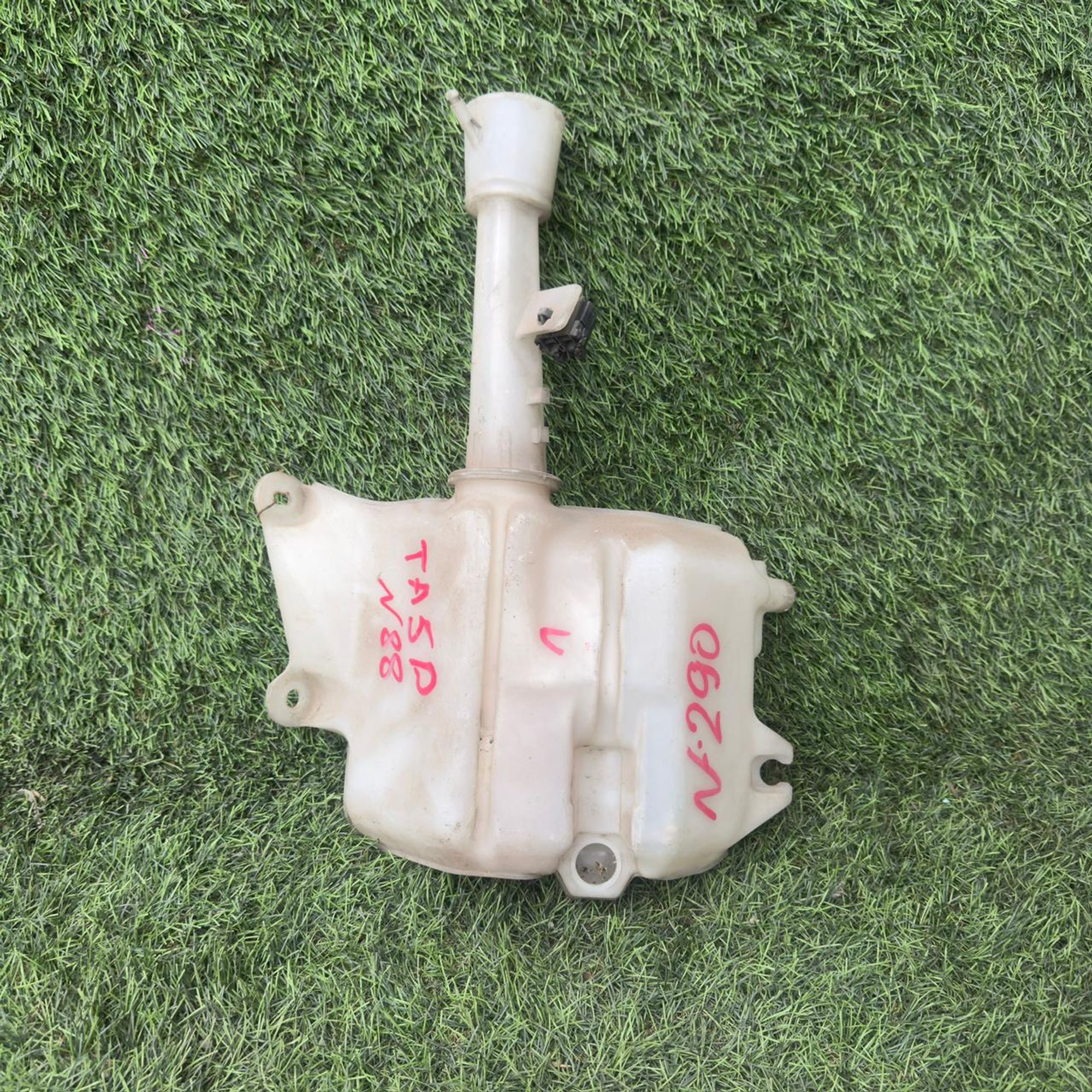 88 Бачок омывателя MAZDA MILLENIA TA5D, 2000 рублей, Невинномысск