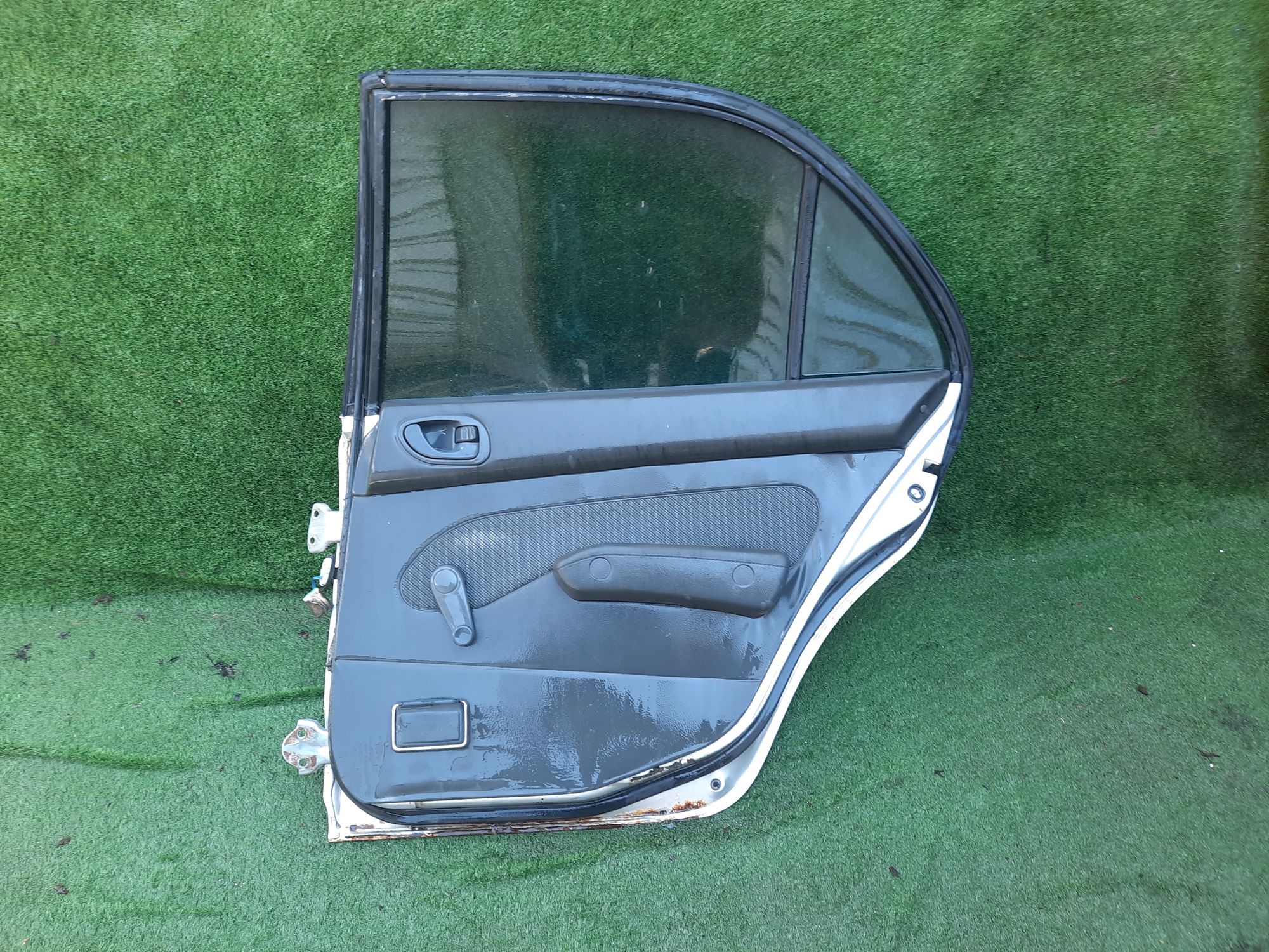 2121 дверь на MITSUBISHI GALANT E55A, 4000 рублей, Невинномысск