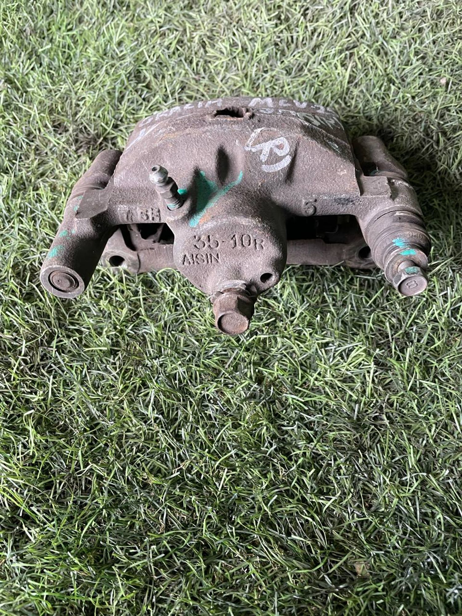 203 Суппорт тормозной передний правый TOYOTA GRACIA MCV25, 3000 рублей, Невинномысск