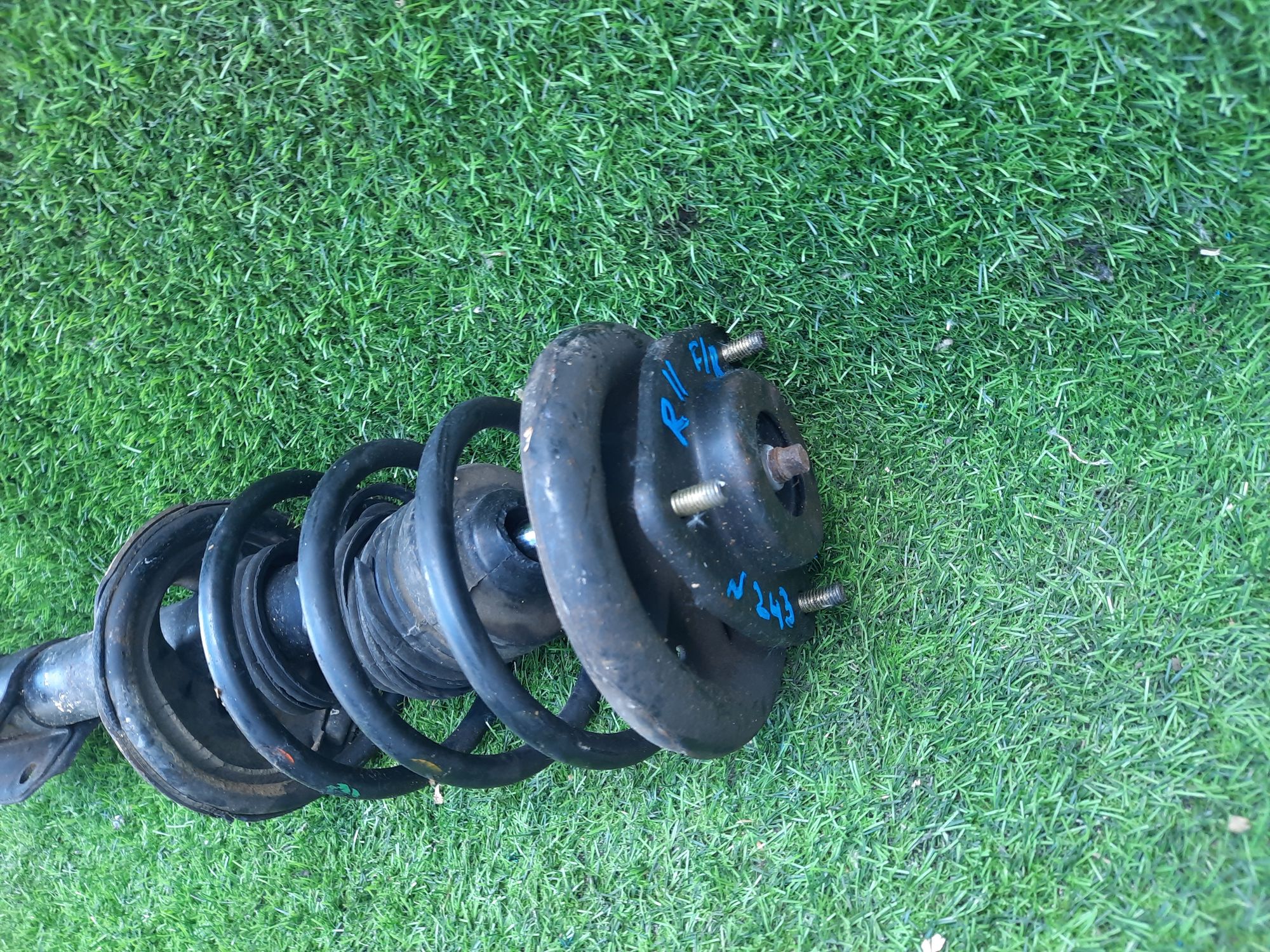 243 Стойка амортизатора передняя правая NISSAN PRESEA R11, 3500 рублей, Невинномысск