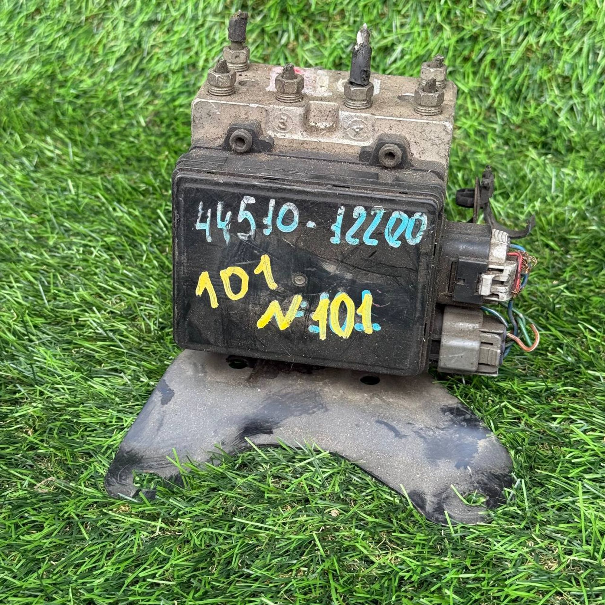 101 Блок ABS TOYOTA COROLLA SPACIO AE111, 4000 рублей, Невинномысск
