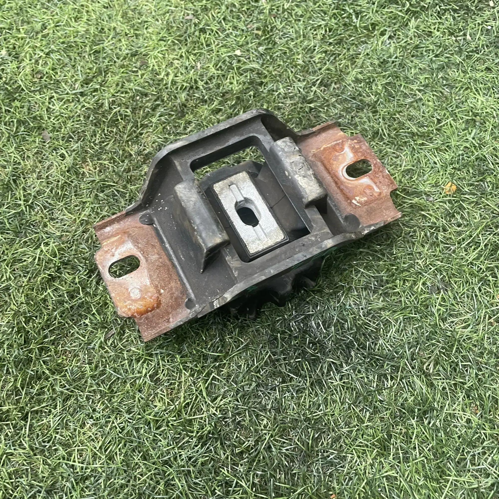 https://ycs.partsauto.market/partsauto-images/thmbs/userImages/772e461030aea93f4dbb6447c0f924d3/part/43b20ccf-022f-445f-abd4-c6e801b2e922_1776923735925.jpg